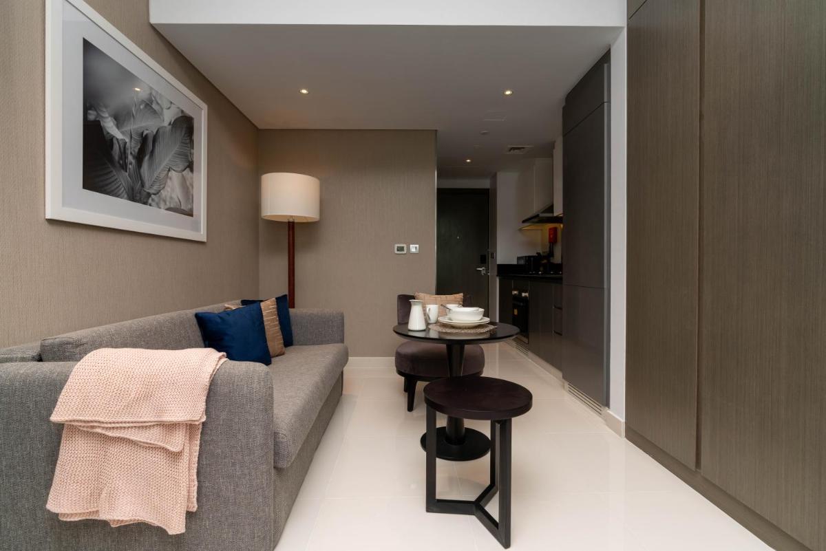 Vacay Lettings - Burj Khalifa & Canal view Studio at Damac Prive