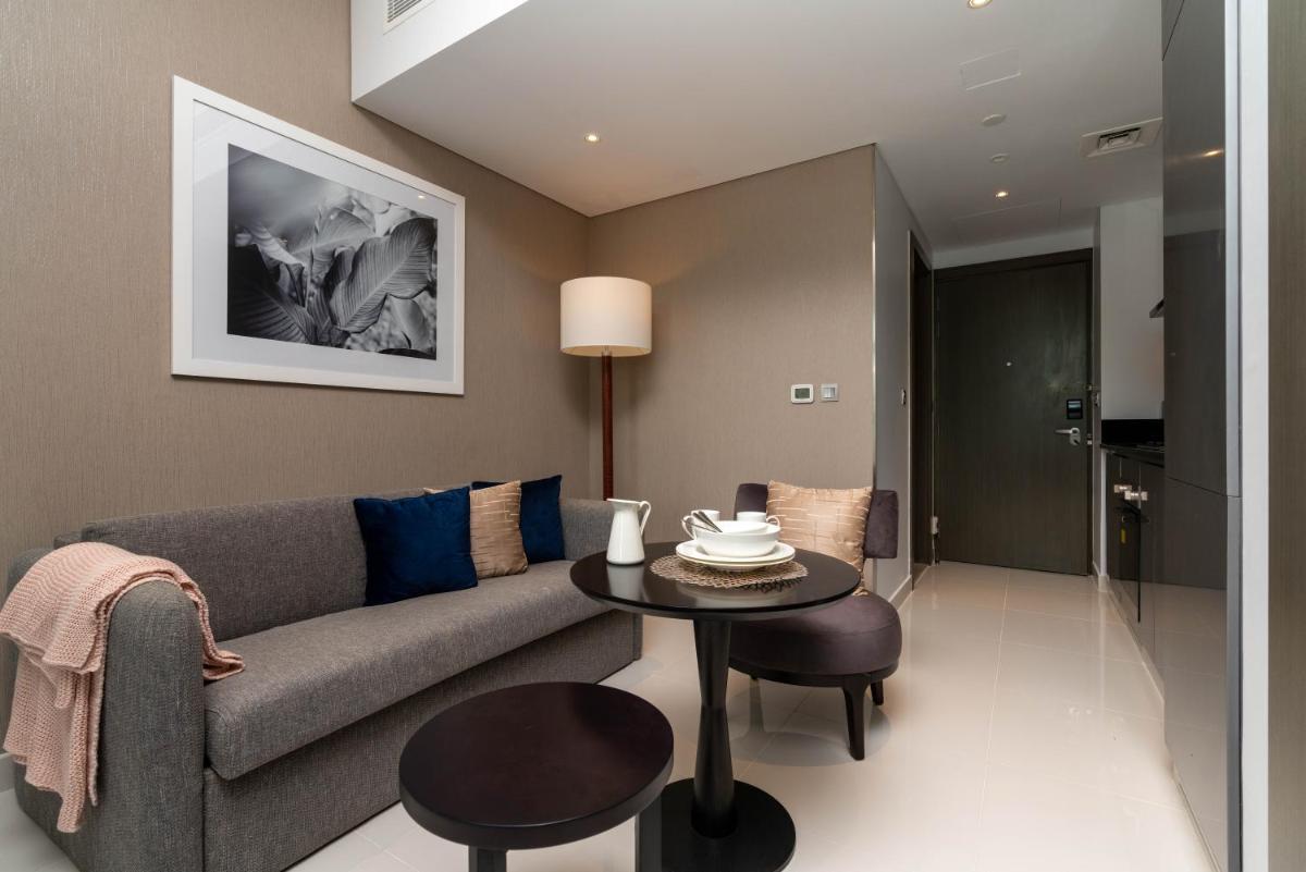Vacay Lettings - Burj Khalifa & Canal view Studio at Damac Prive