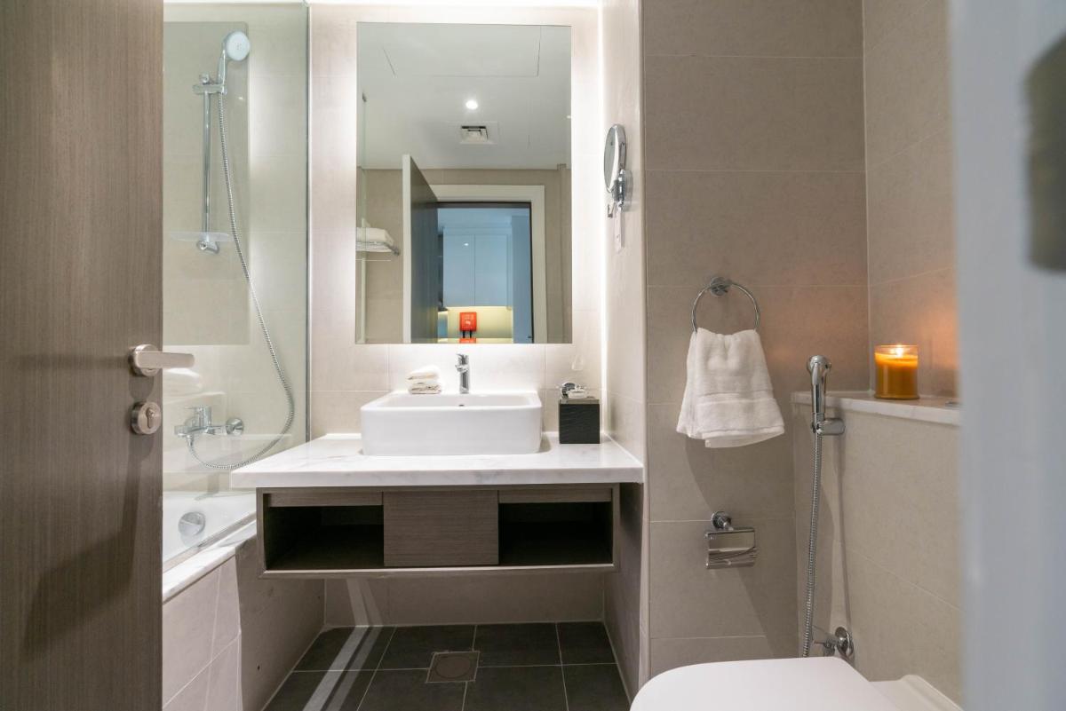 Vacay Lettings - Burj Khalifa & Canal view Studio at Damac Prive