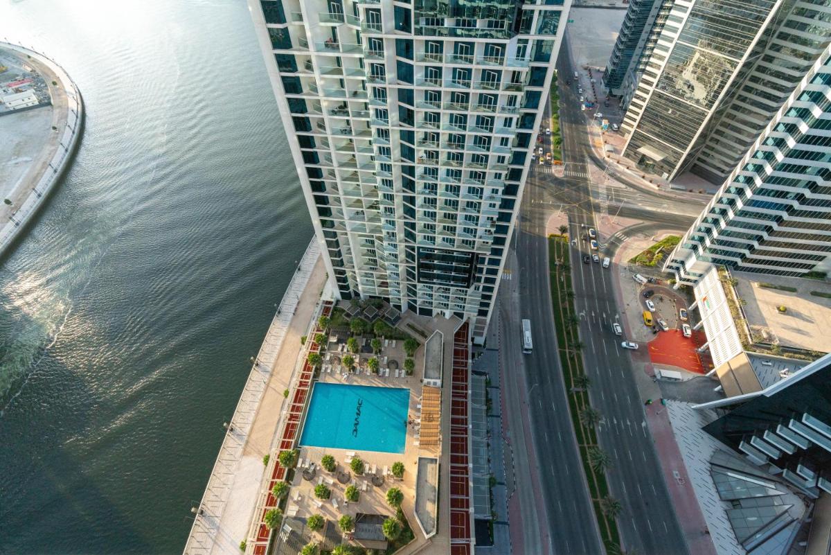 Vacay Lettings - Burj Khalifa & Canal view Studio at Damac Prive