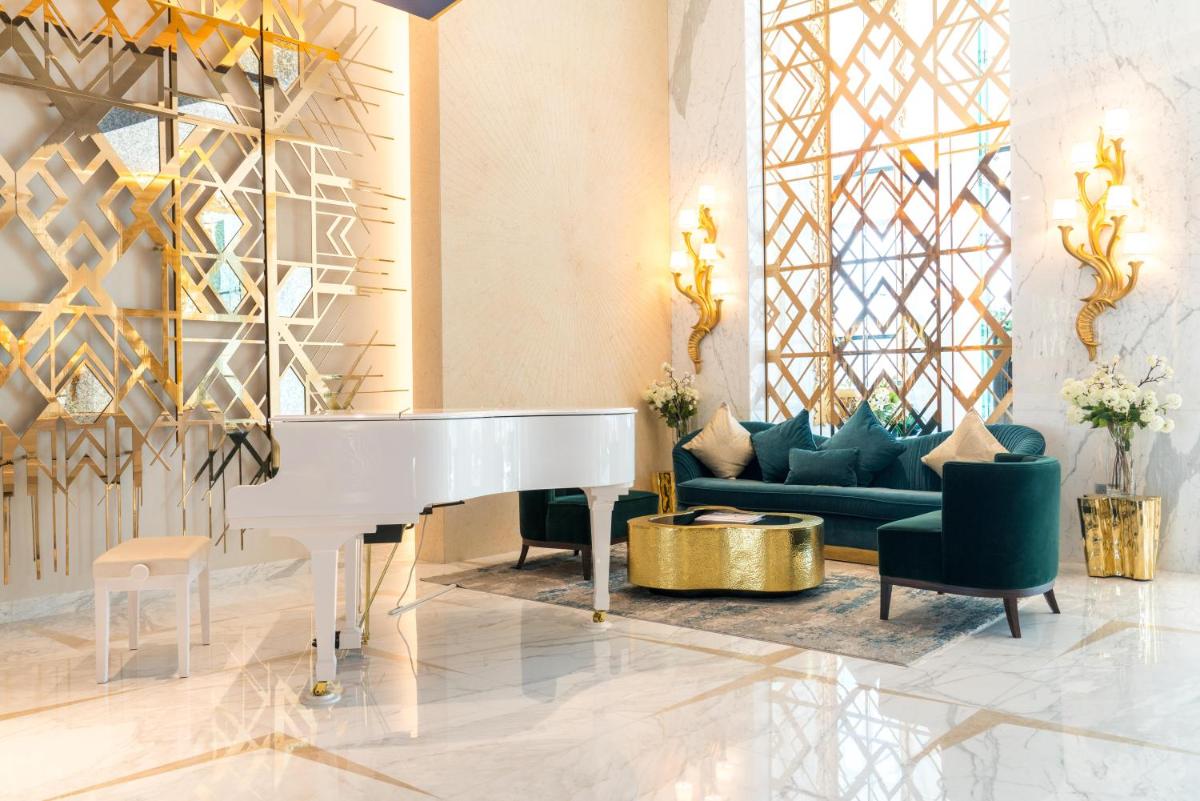Vacay Lettings - Burj Khalifa & Canal view Studio at Damac Prive