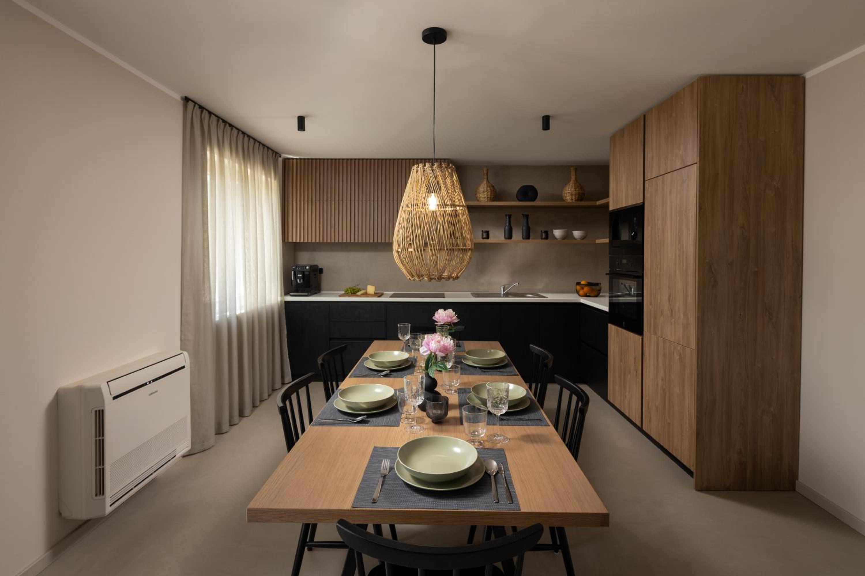 3 Luxury bedroom Apartment EMMA view 5