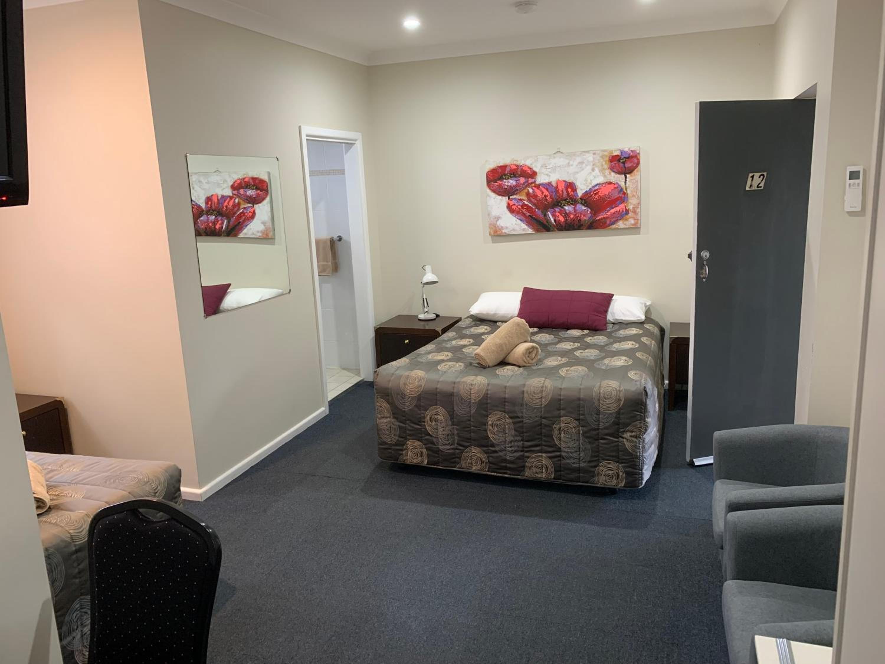 Titania Motel