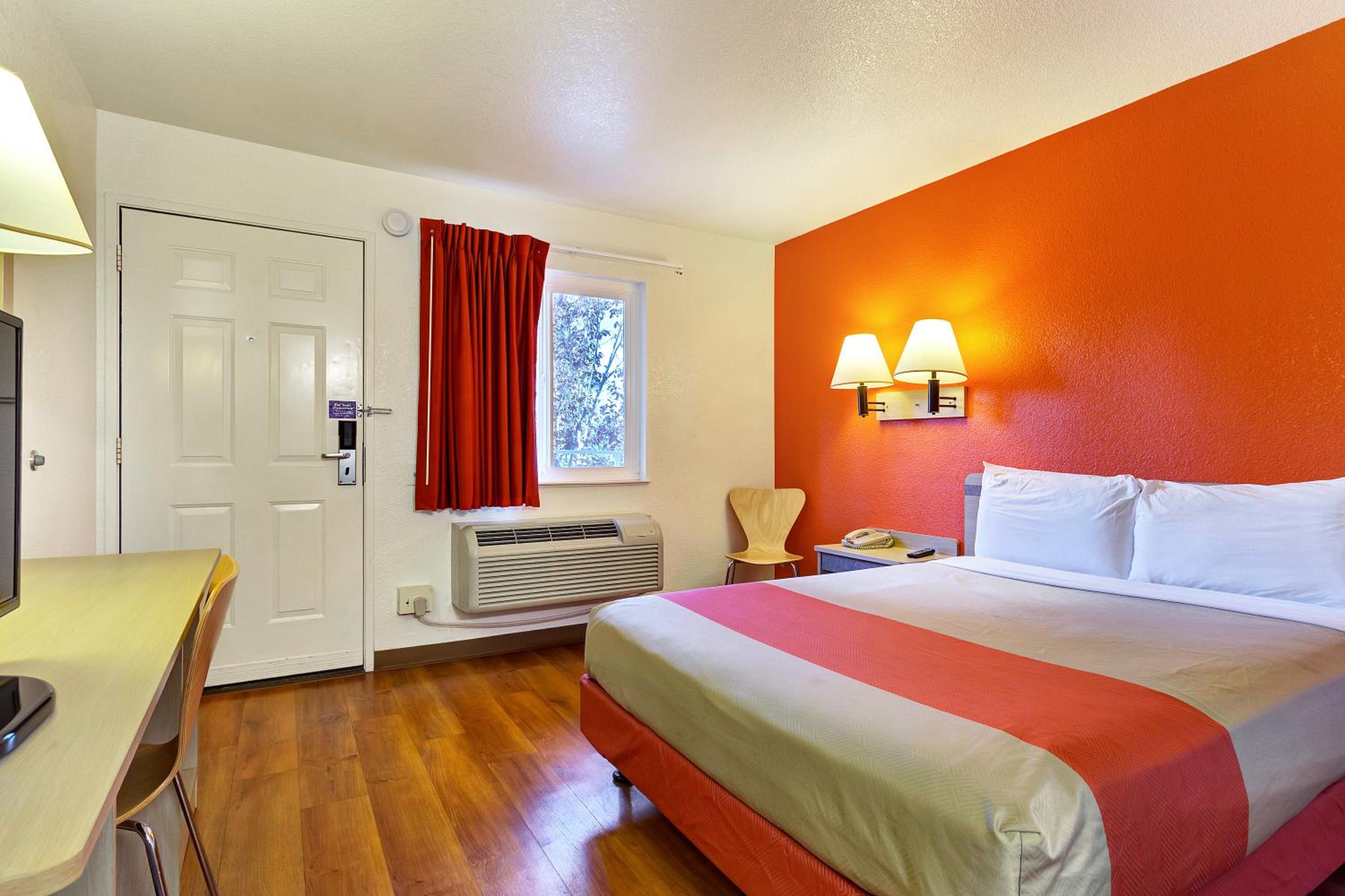 Rohnert Park Vacations - Motel 6-Rohnert Park, CA - Property Image 4