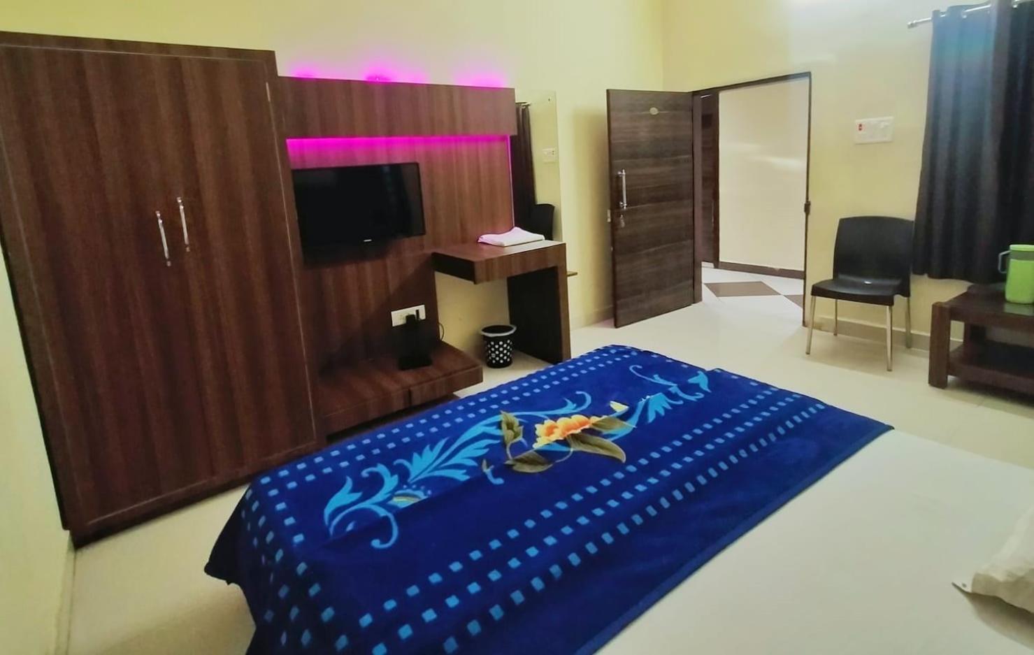 Hotel Svarnima By WB Inn view 2