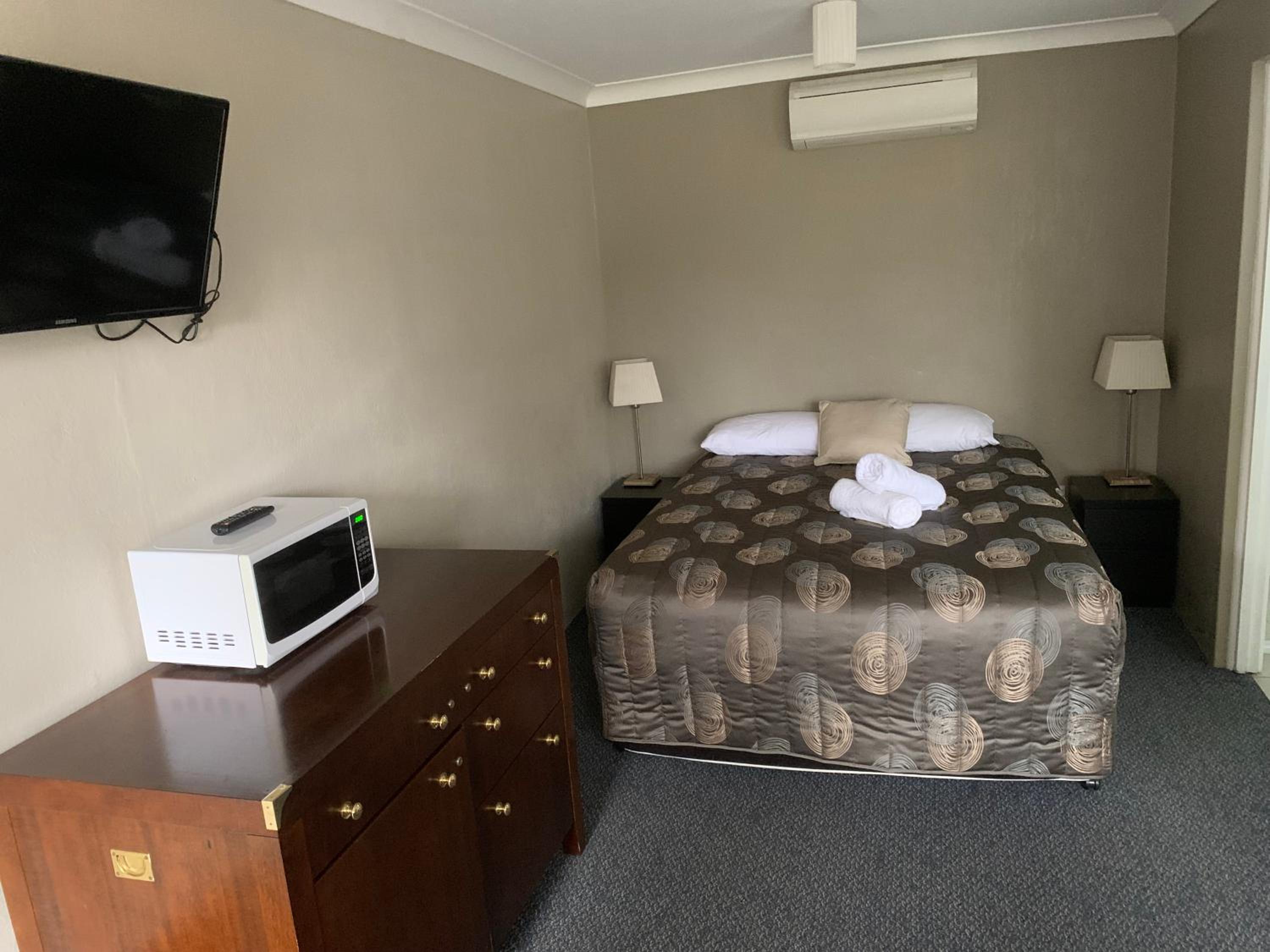 Titania Motel