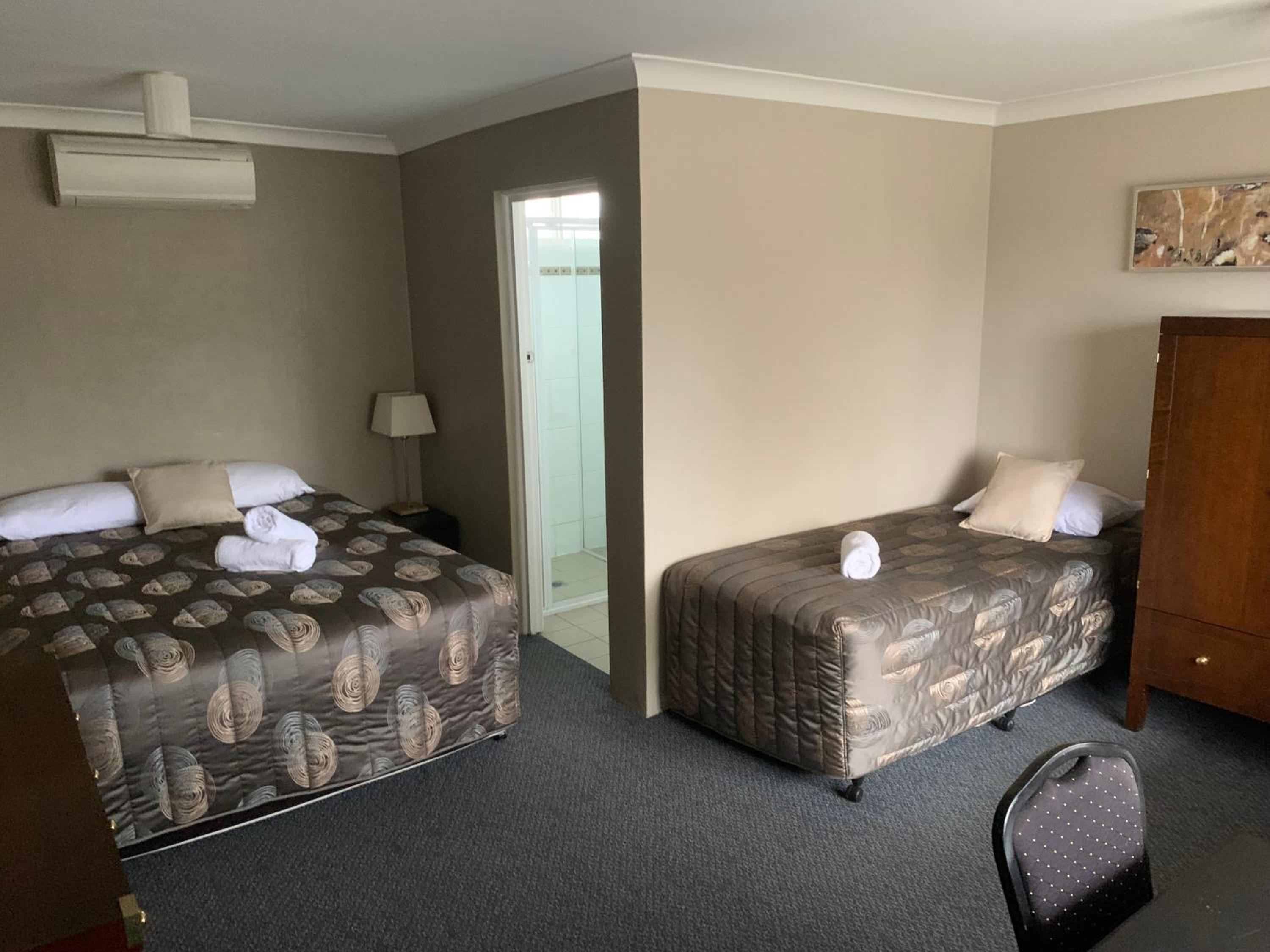 Titania Motel