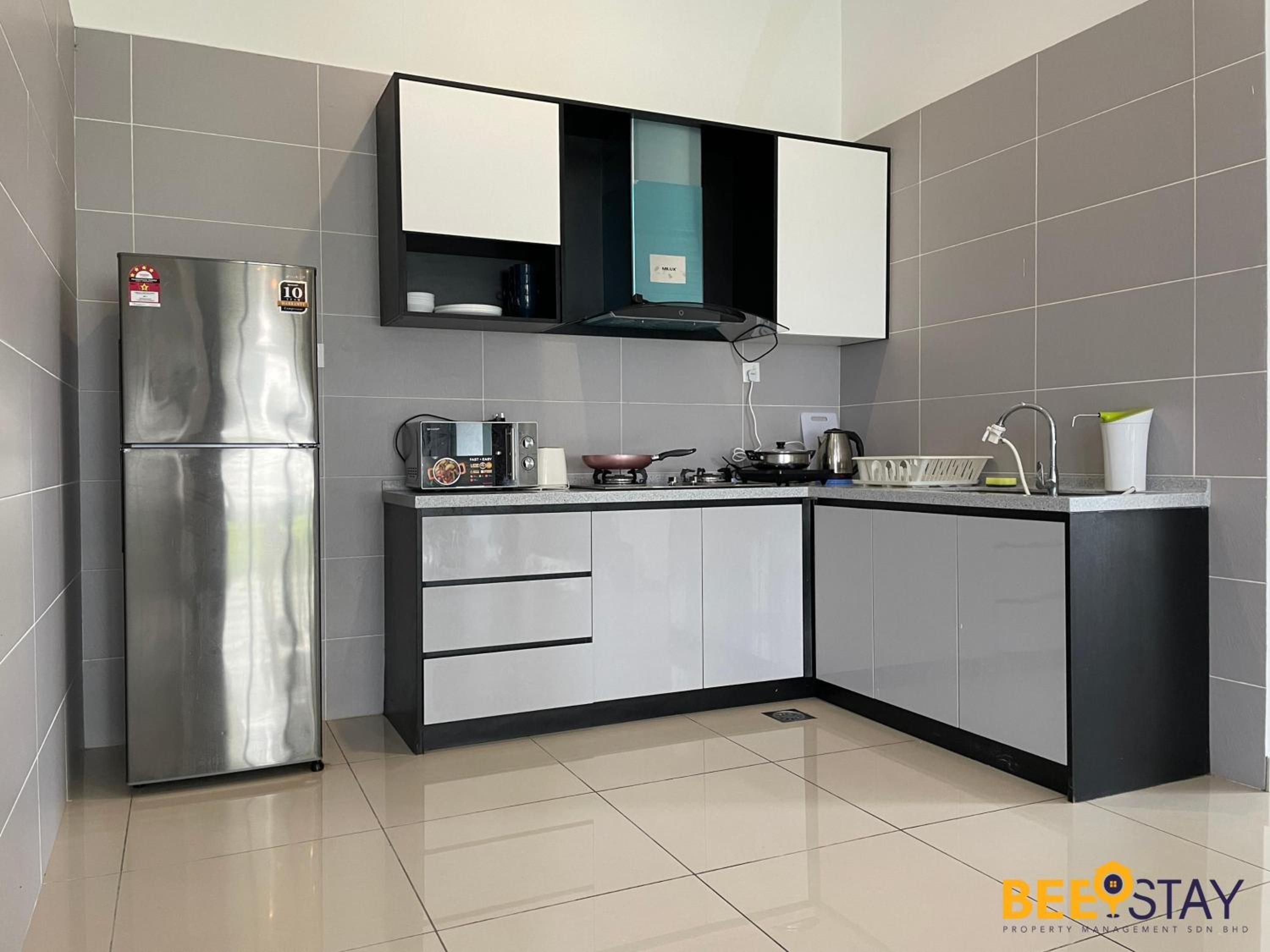 Desaru Arcadia Villa with Pool Table, Outdoor BBQ, Indoor Steamboat by Beestay photo 2