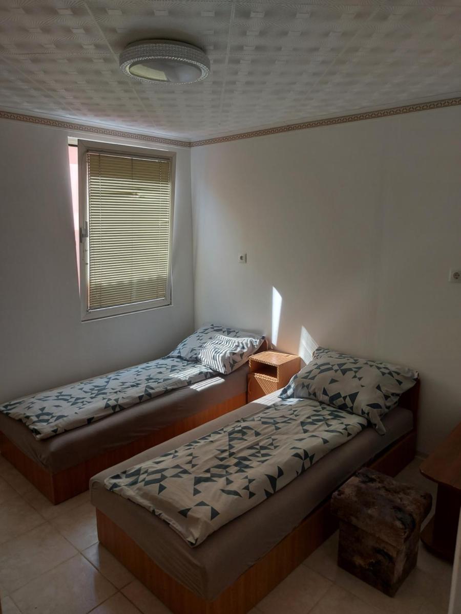 Photo 12