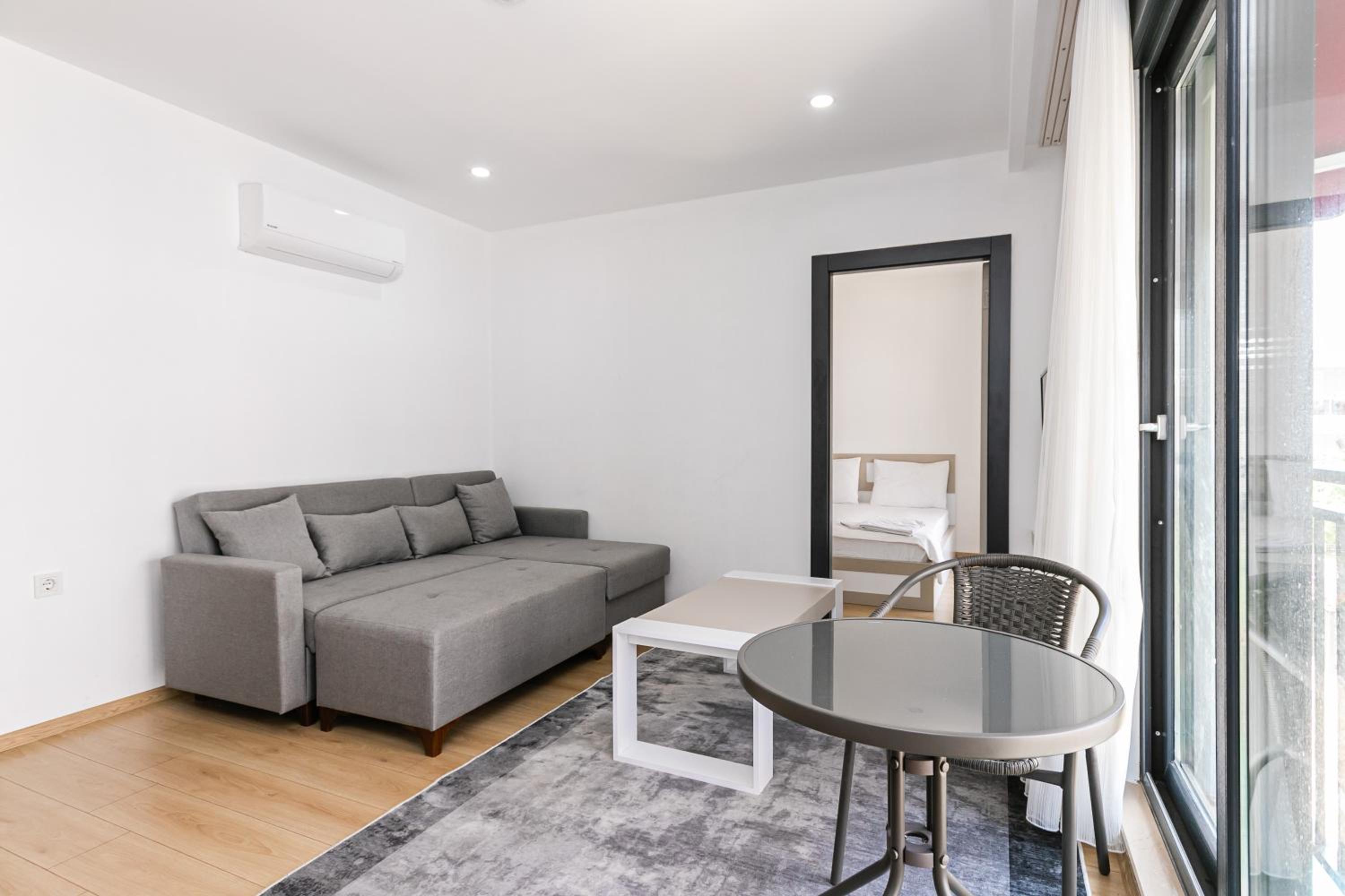 Oniks Comfort Suites - Image 65