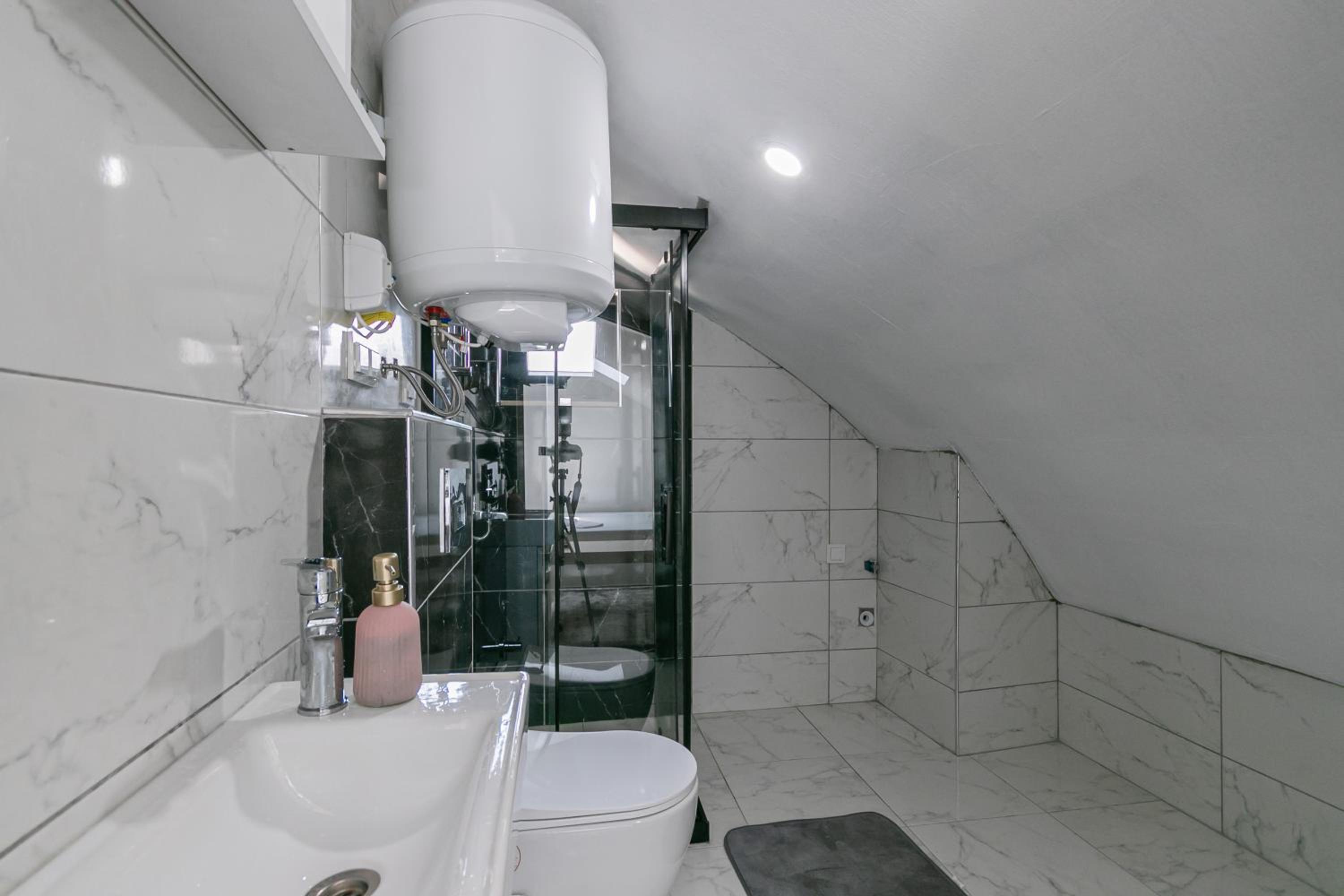 Oniks Comfort Suites - Image 12