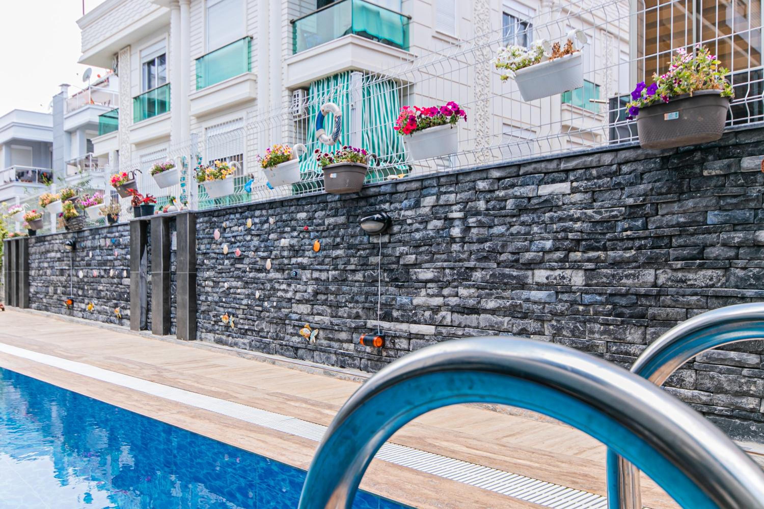 Oniks Comfort Suites - Image 17