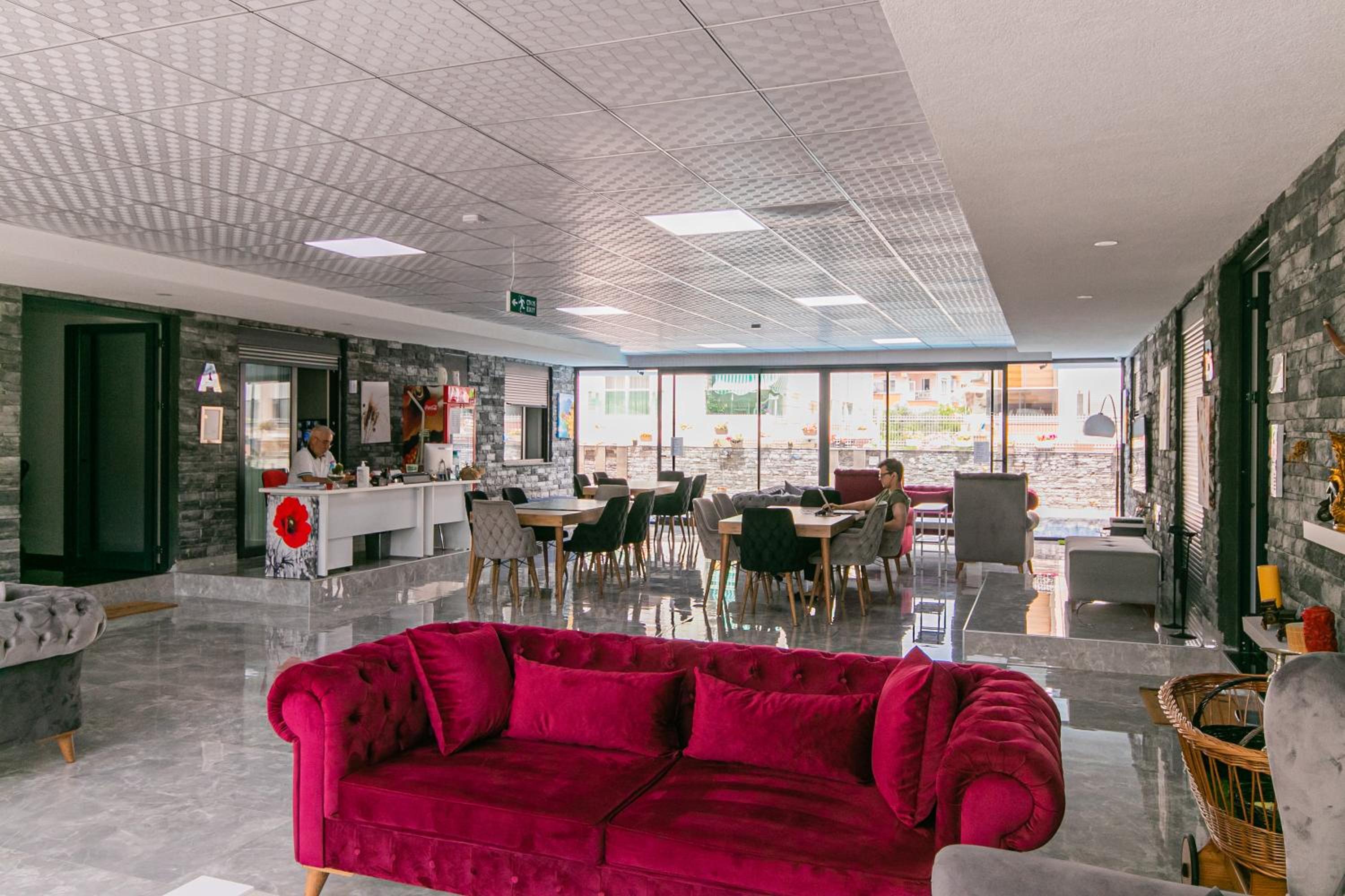 Oniks Comfort Suites - Image 34