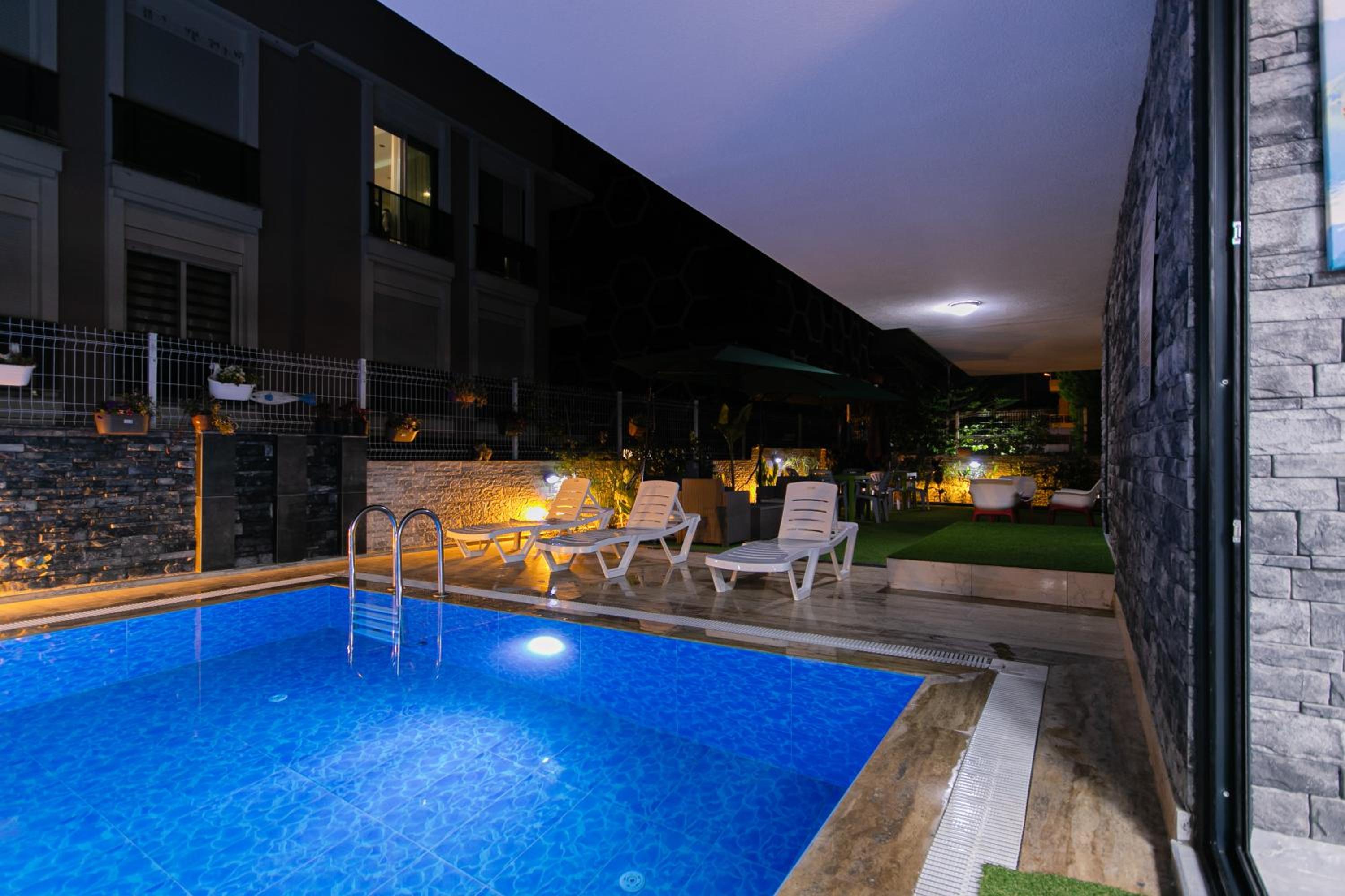 Oniks Comfort Suites - Image 37