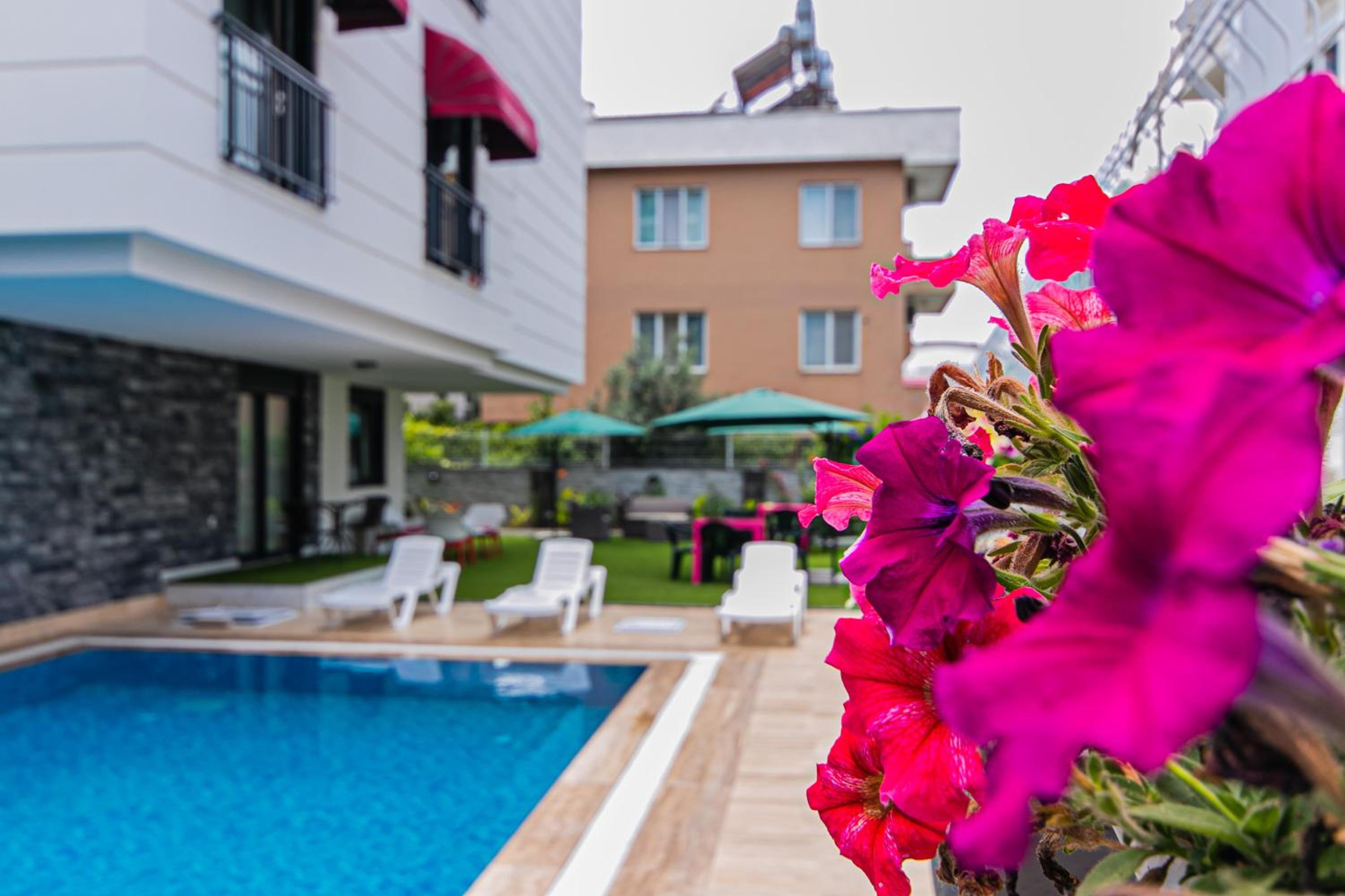 Oniks Comfort Suites - Image 62