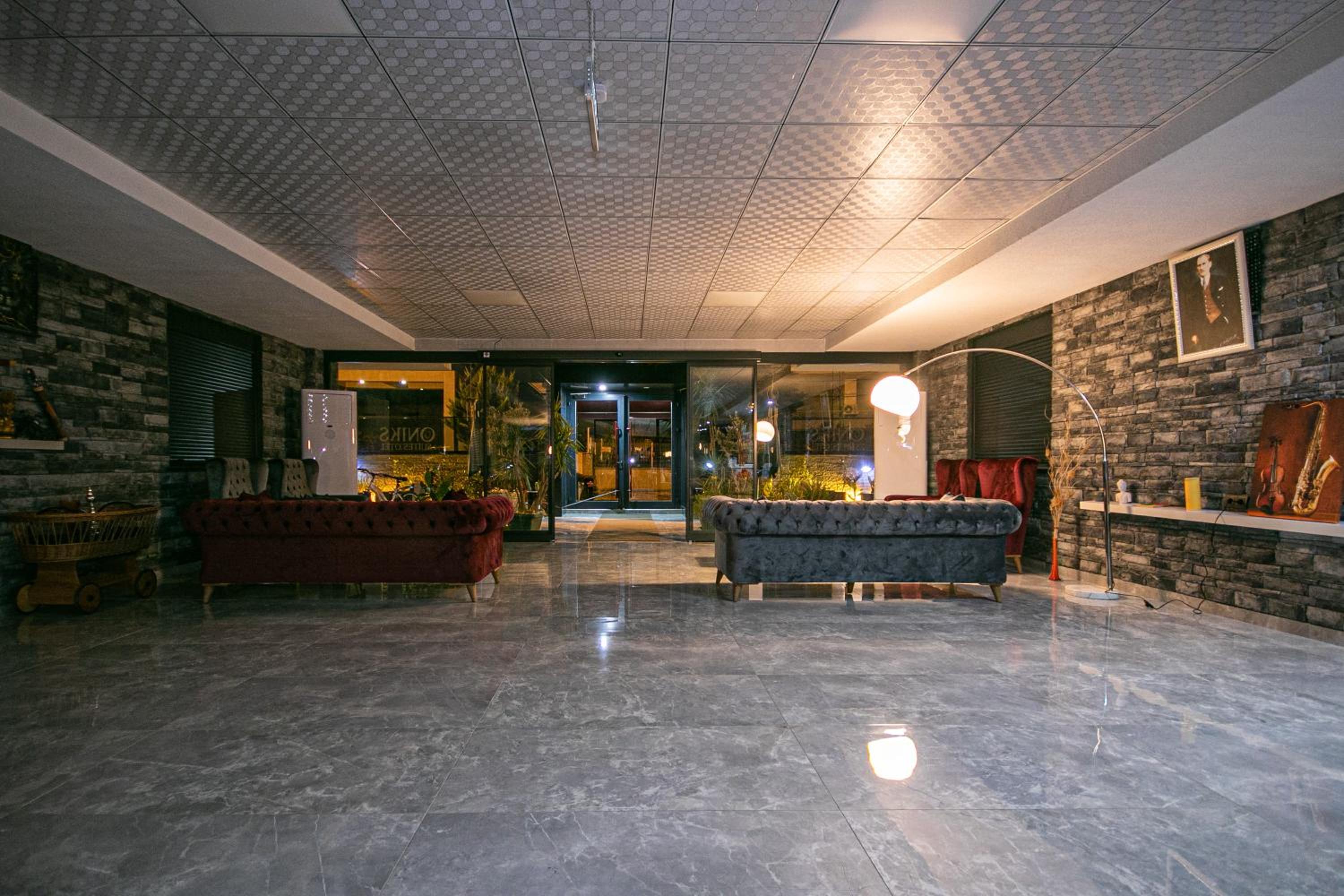 Oniks Comfort Suites - Image 55