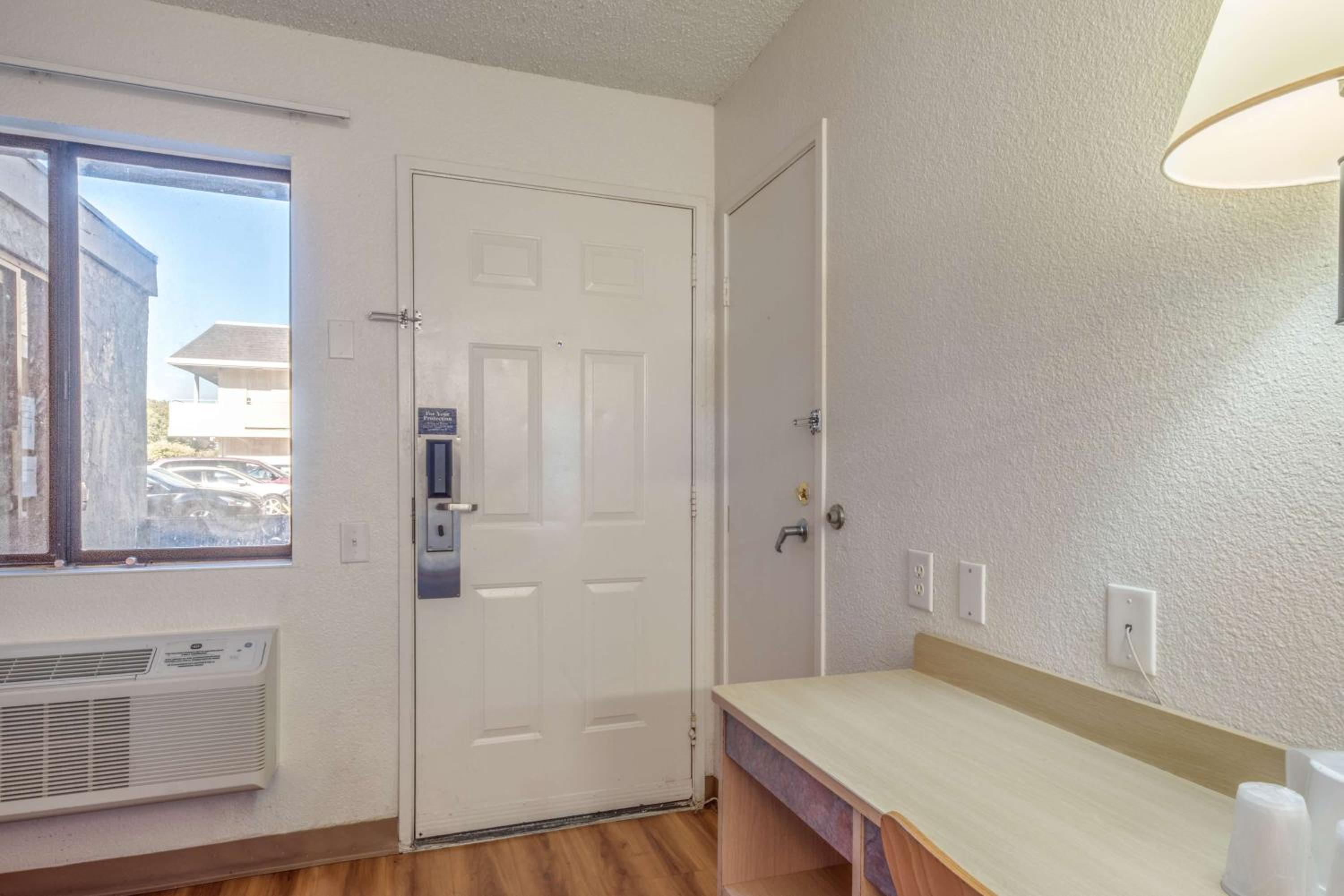 Fairfield Vacations - Motel 6-Fairfield, CA - North - Property Image 37
