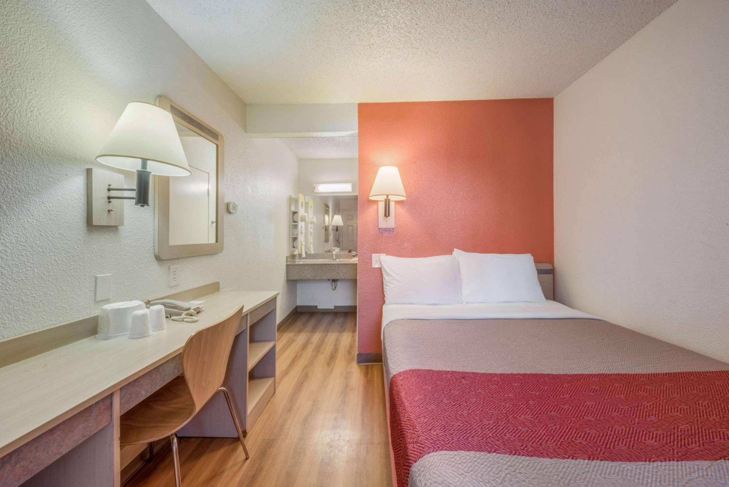 Fairfield Vacations - Motel 6-Fairfield, CA - North - Property Image 38