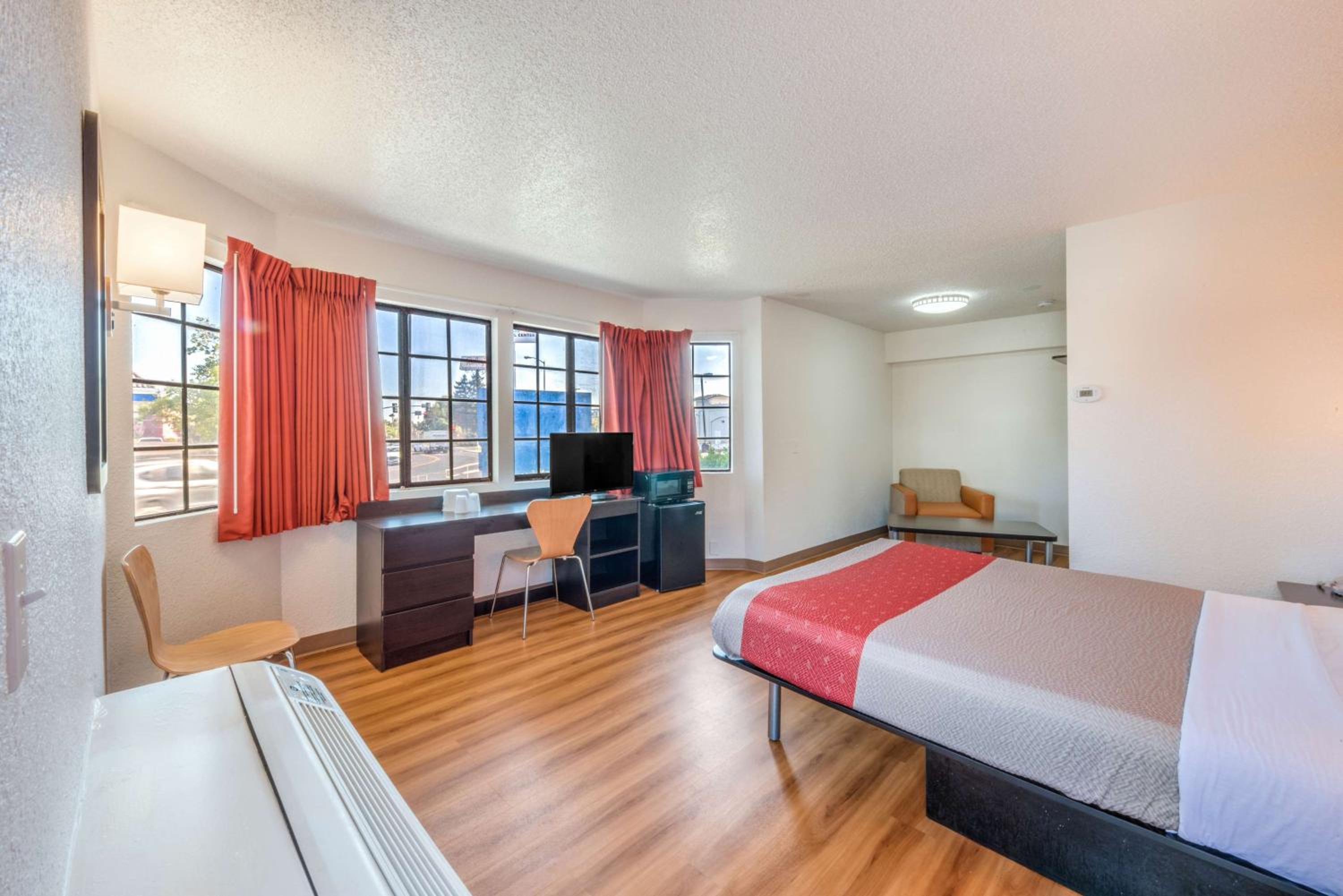 Fairfield Vacations - Motel 6-Fairfield, CA - North - Property Image 55