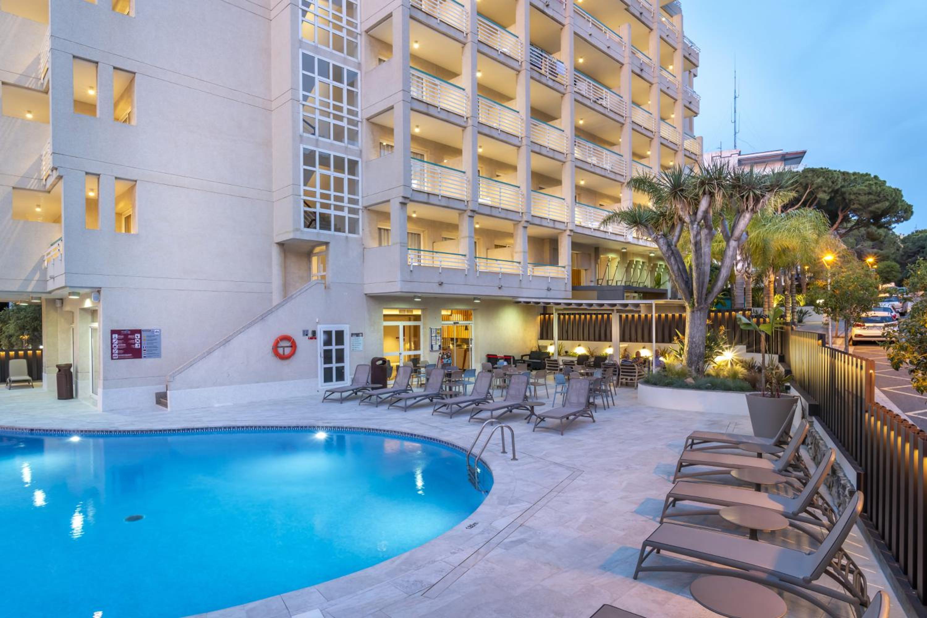 Hotel Golden Acqua Salou - Image 1