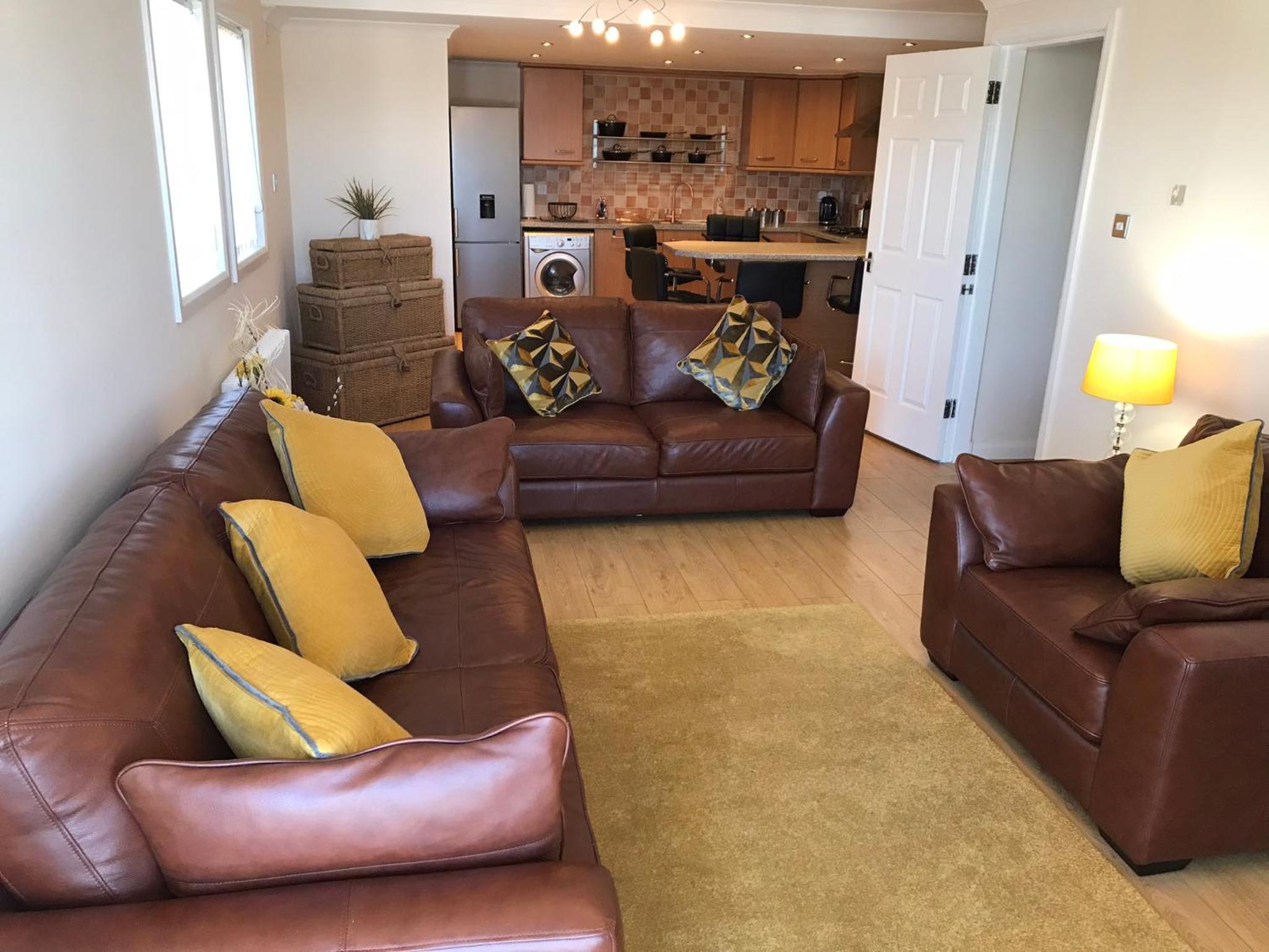 Beautiful 3-Bed Apartment in Gourock view 4