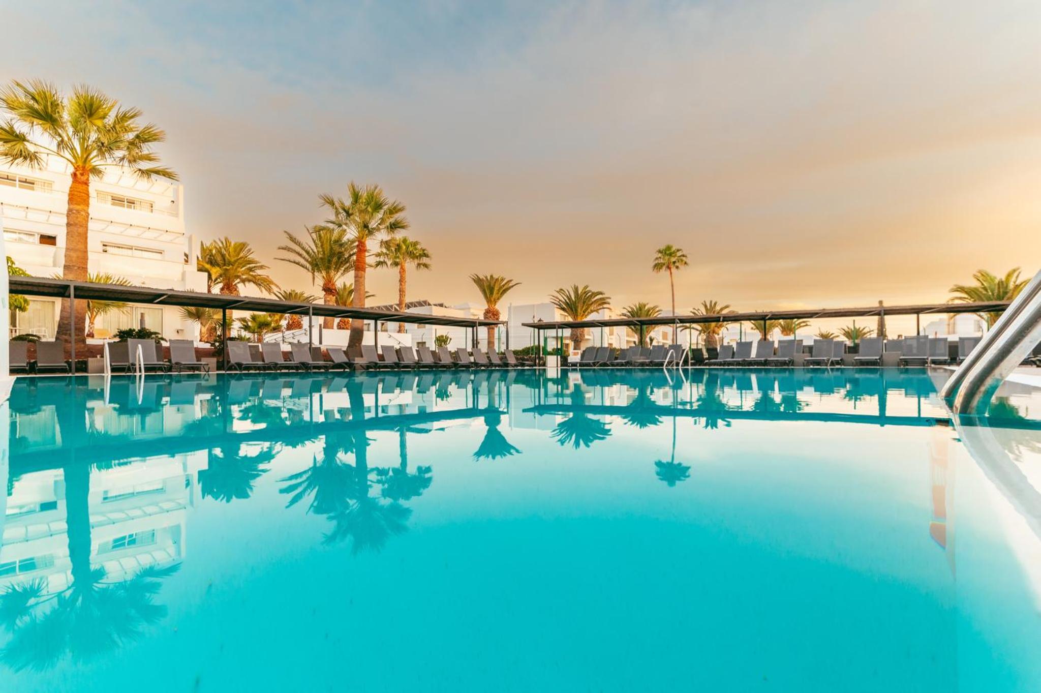 Hotel Aequora Lanzarote Suites - Image 1