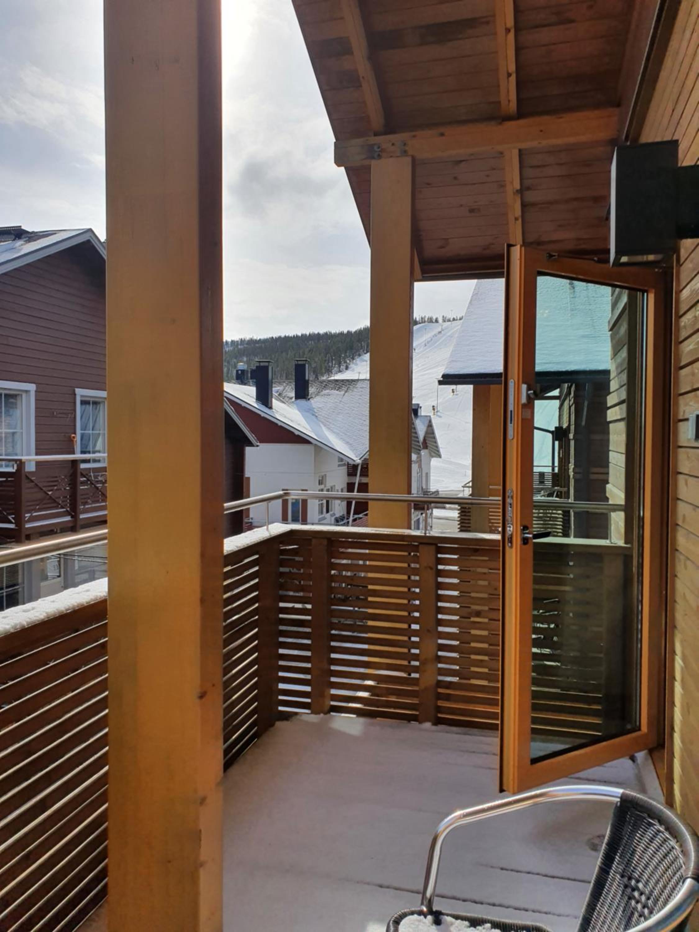 Levi Suites Levi Gold
