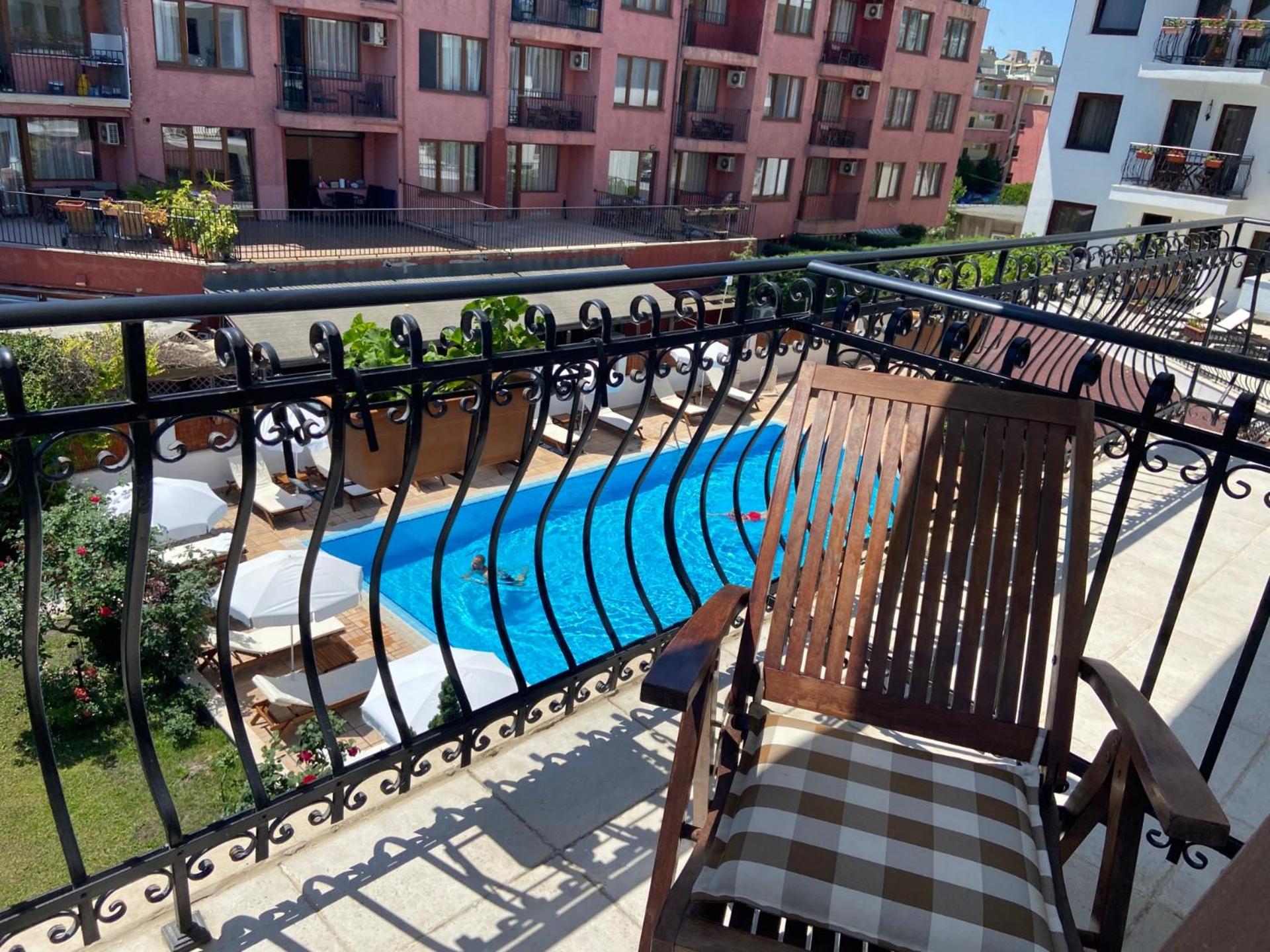 balcony