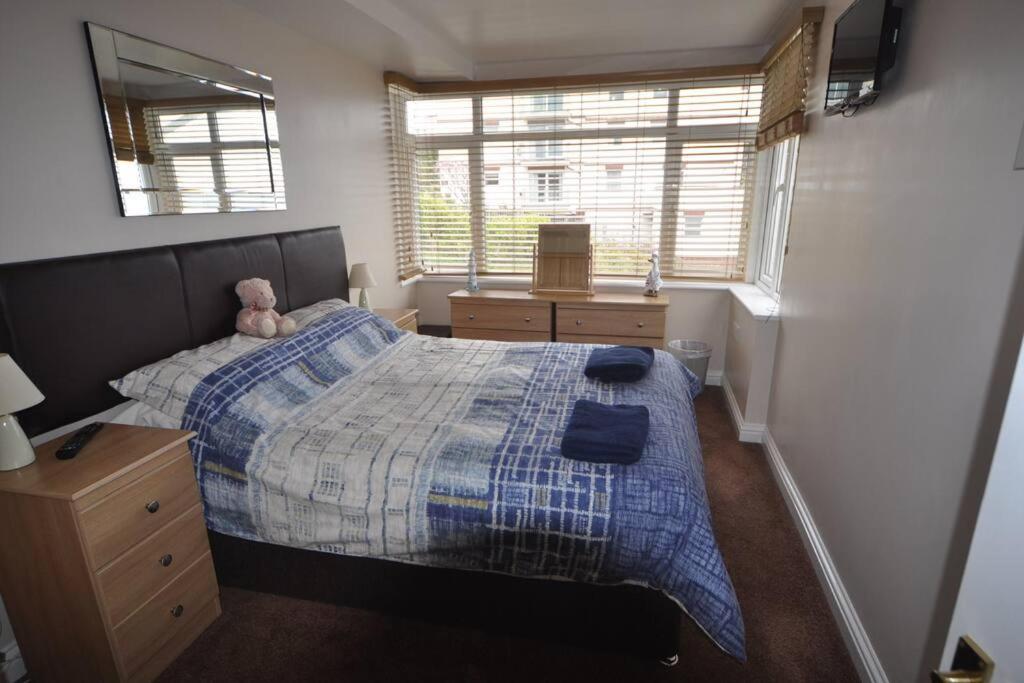 Vista Apartments, Goodrington Beach, Paignton view 5