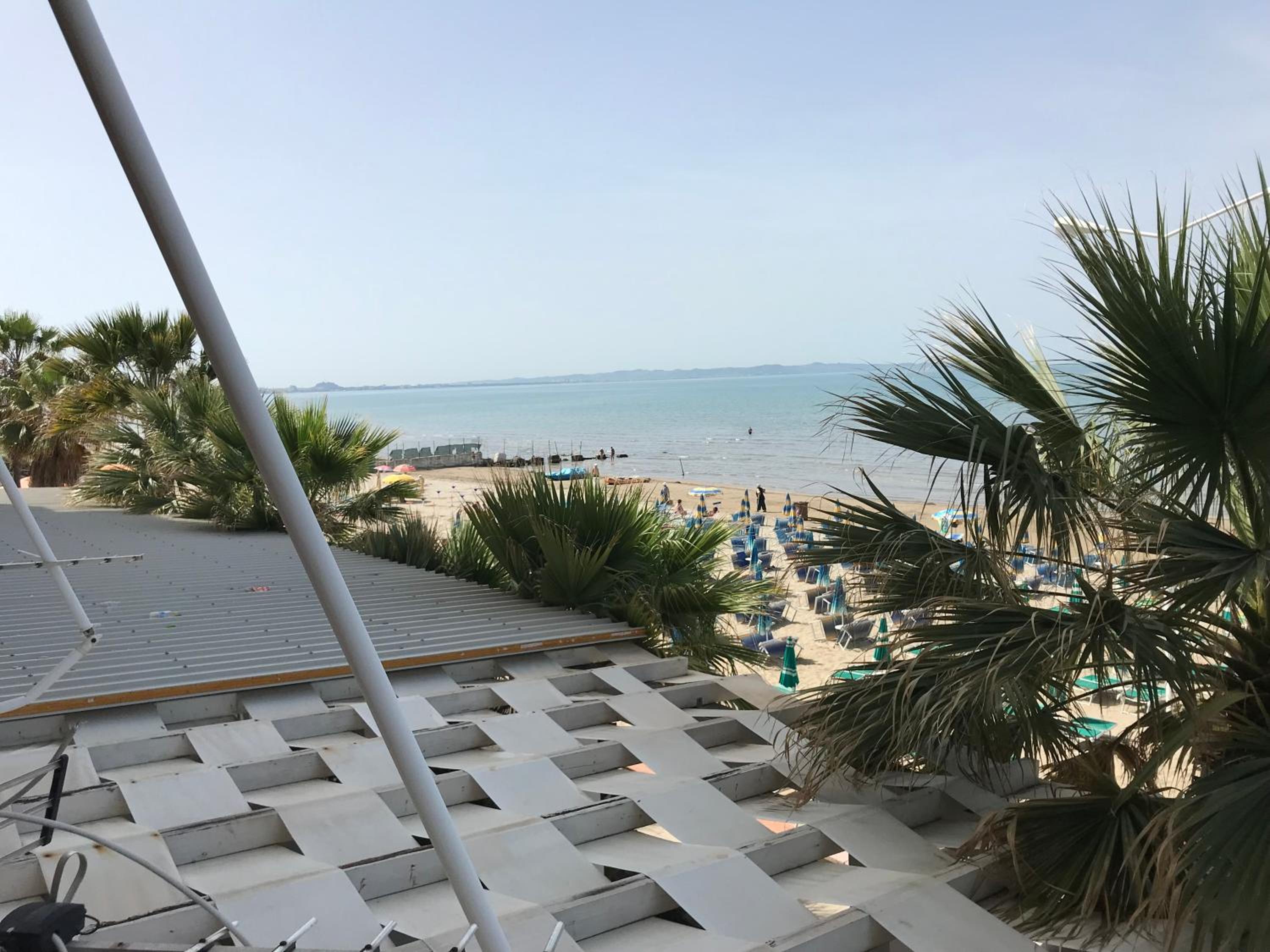 Sea View-Palm Trees Apartment Durres