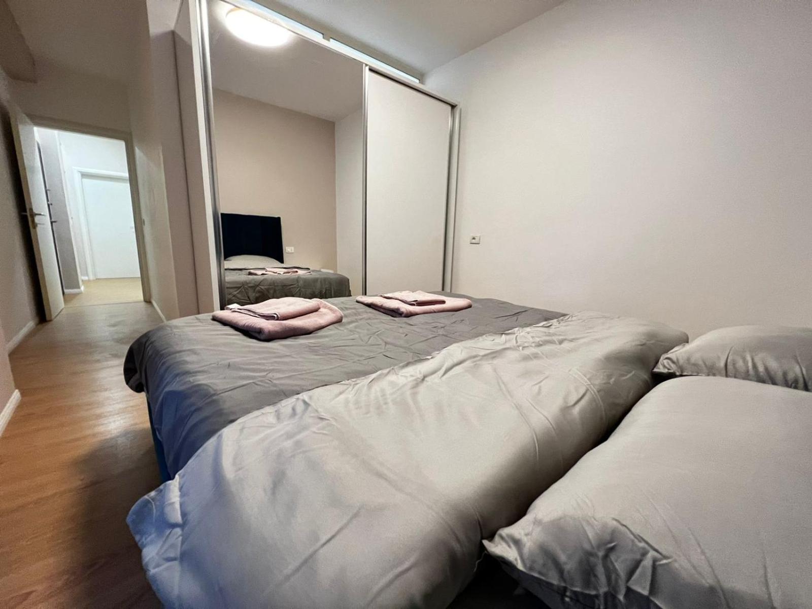 Sea View-Palm Trees Apartment Durres