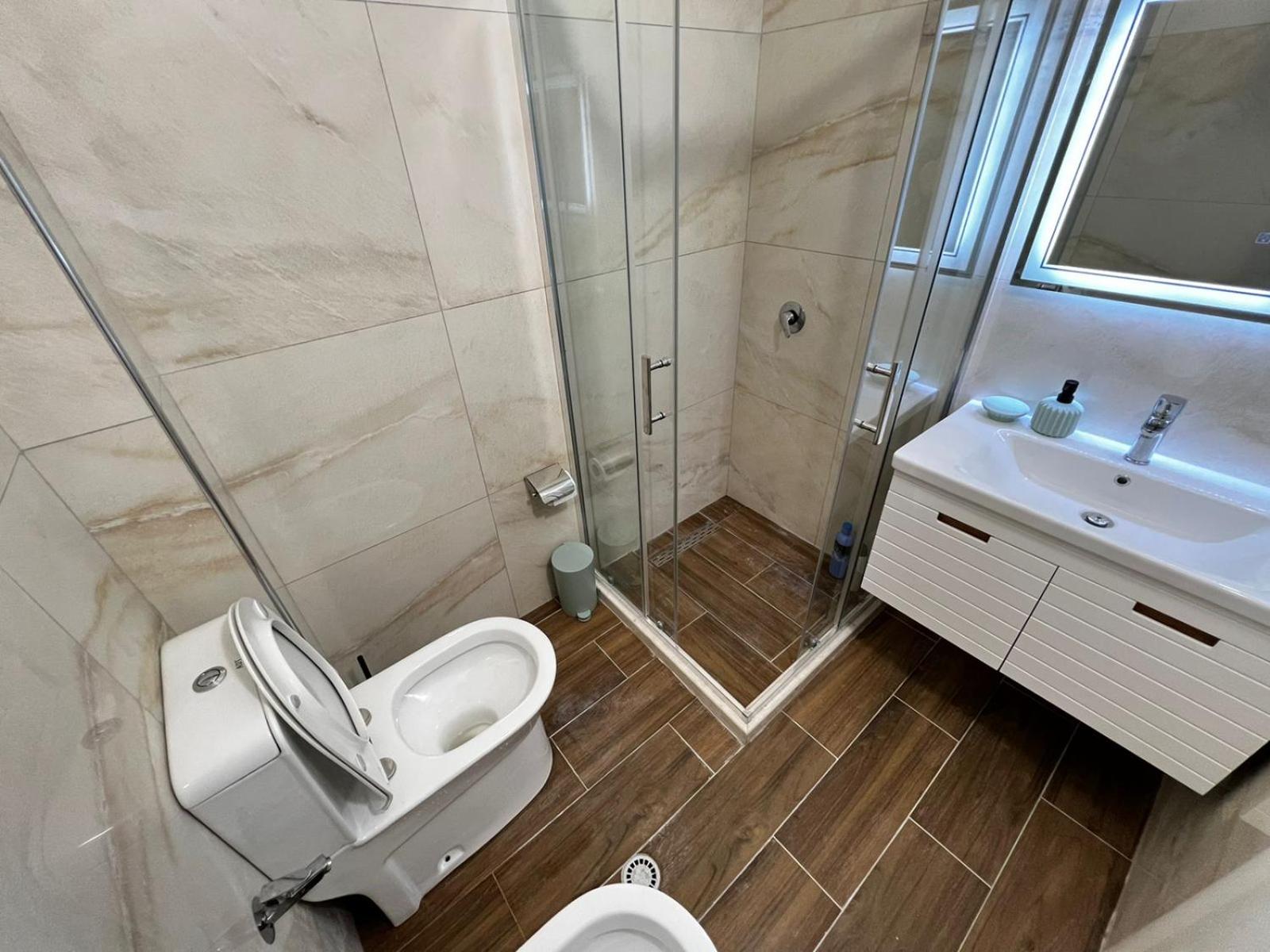 Sea View-Palm Trees Apartment Durres
