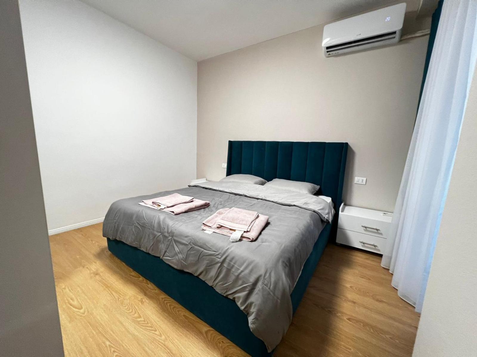 Sea View-Palm Trees Apartment Durres