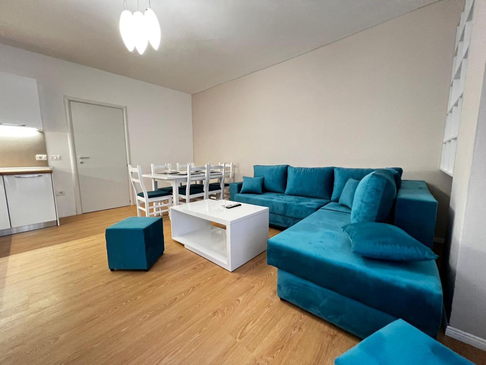Sea View-Palm Trees Apartment Durres