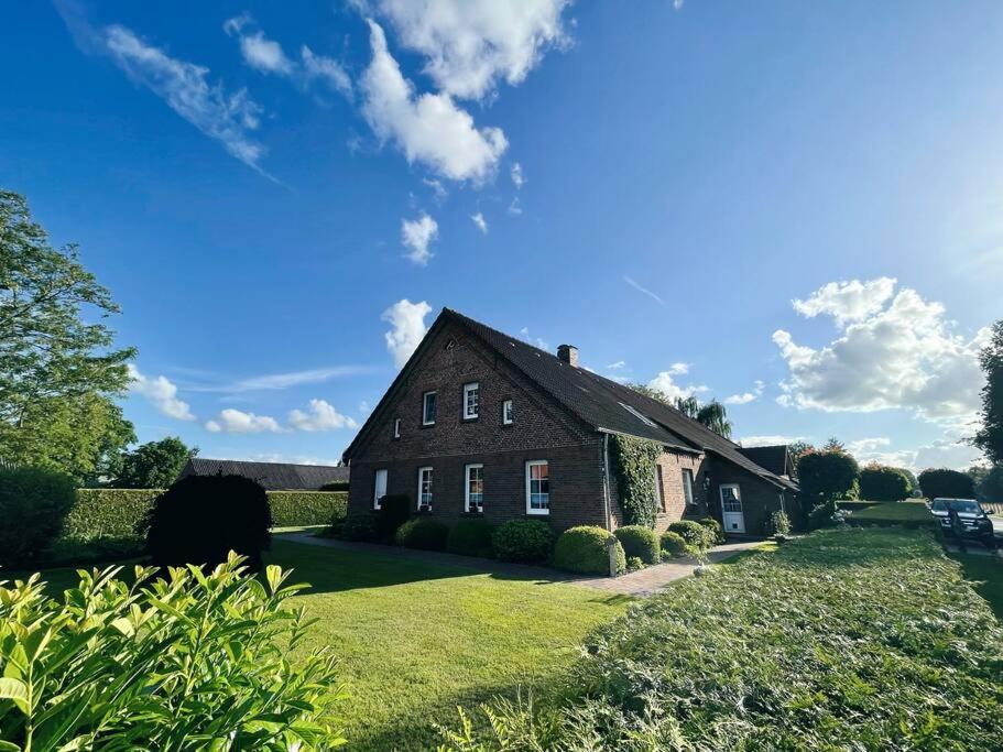 Huuske Lütten Uttied - Das Landleben genießen