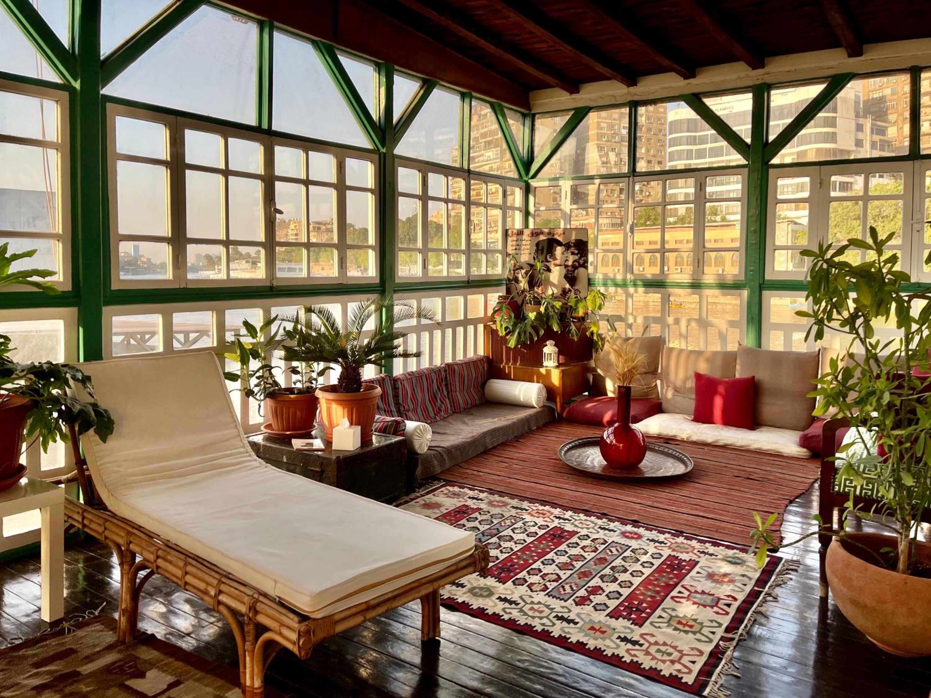 Houseboat65 - Historic home on the Nile - Central Cairo