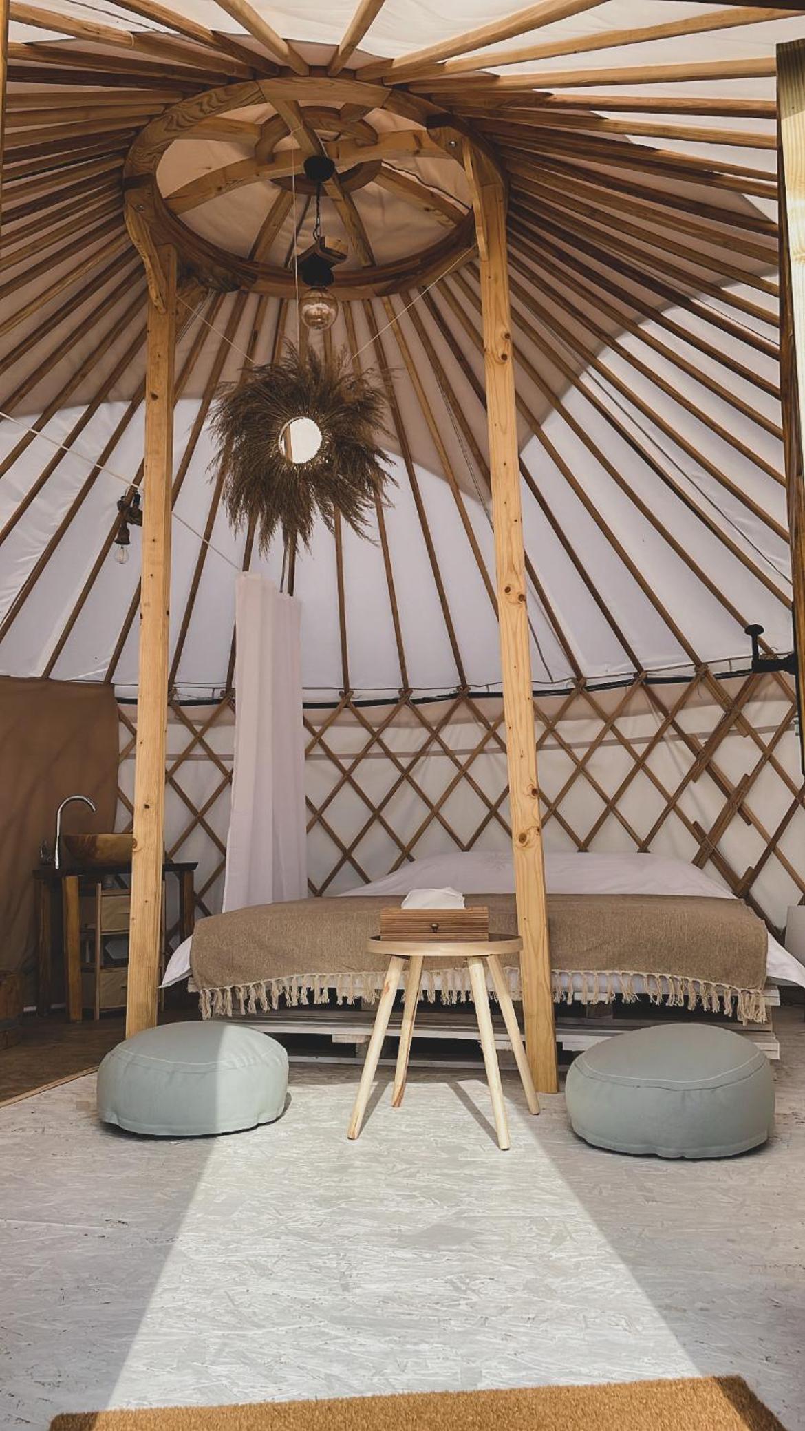 Glamping Iurte Mongole Spiritul Zimbrului