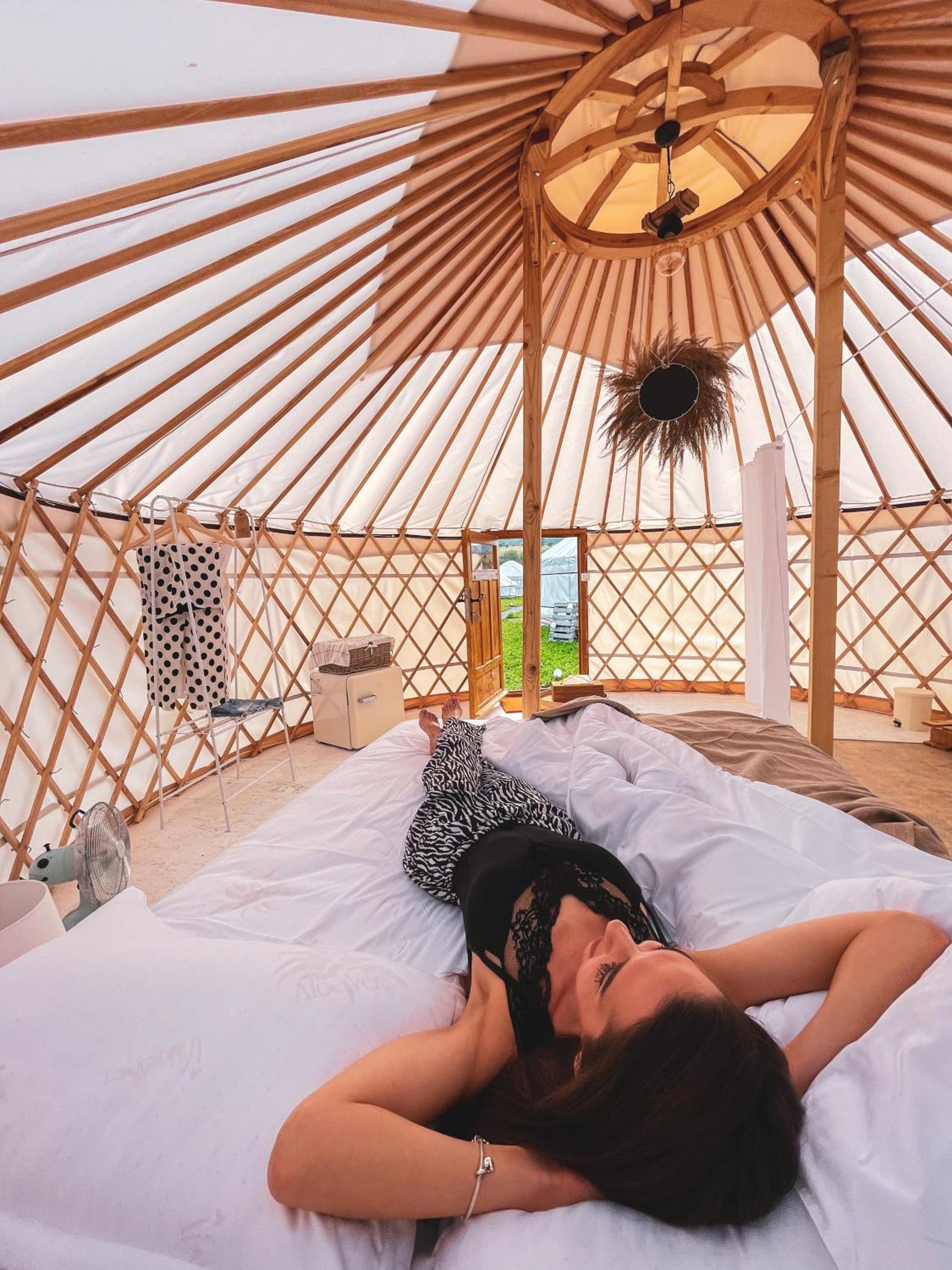 Glamping Iurte Mongole Spiritul Zimbrului