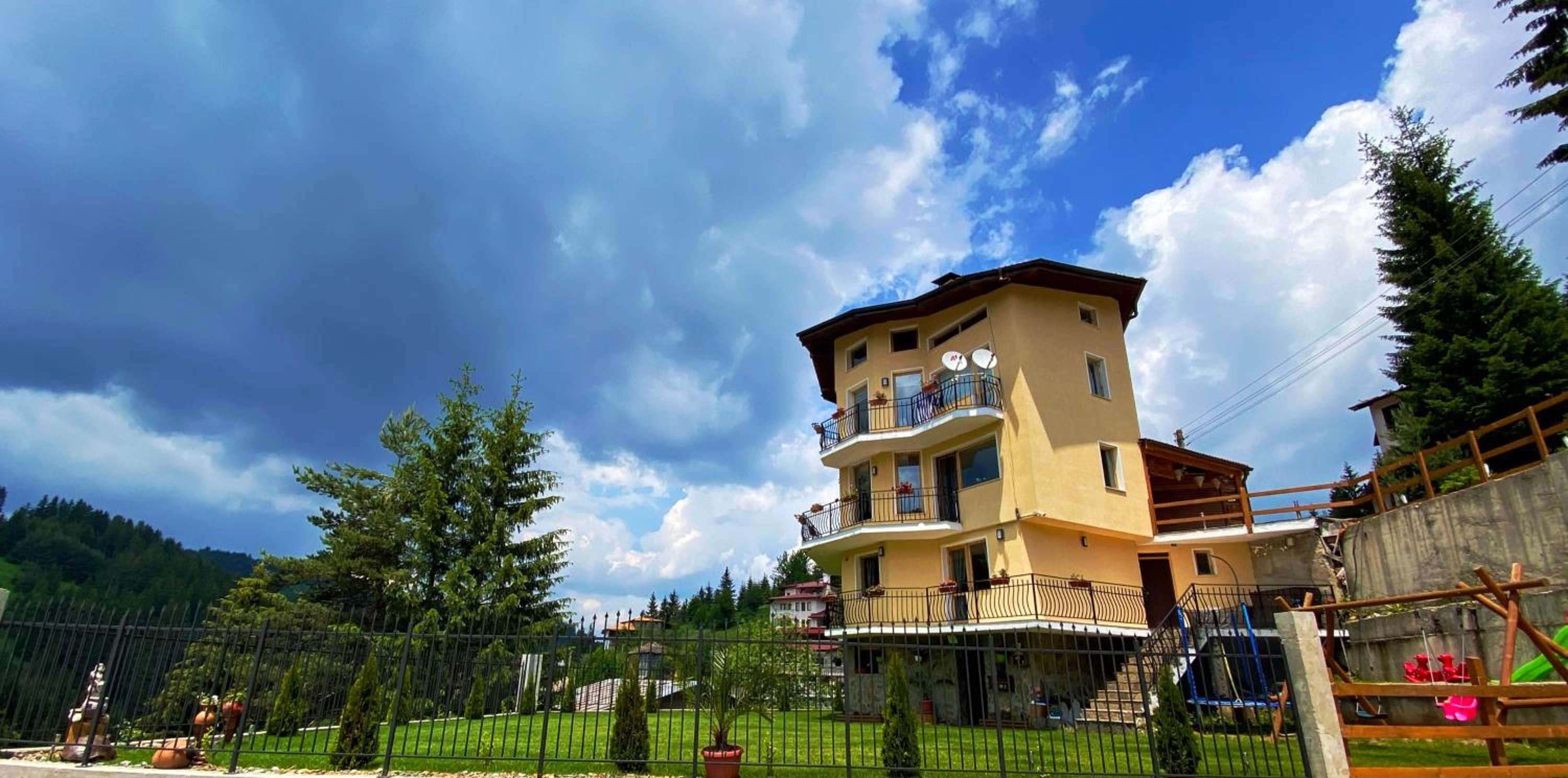 Hotel House Proctor - Image 1