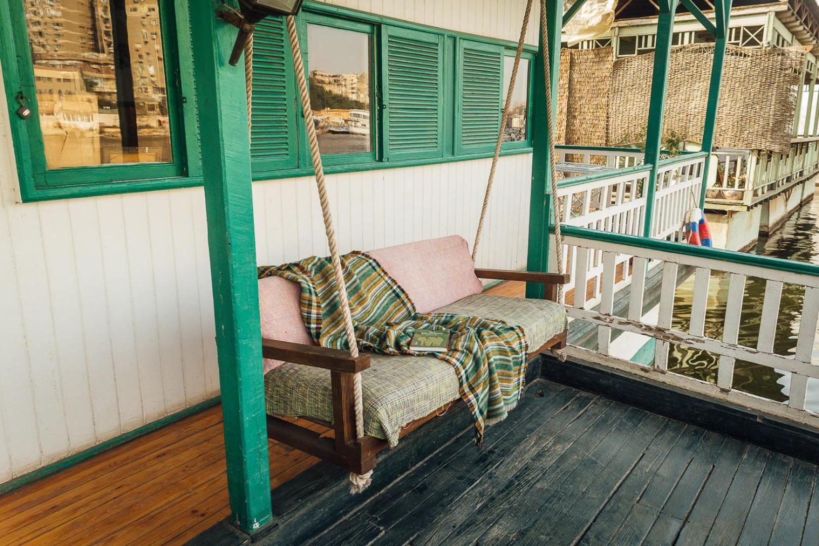 Houseboat65 - Historic home on the Nile - Central Cairo