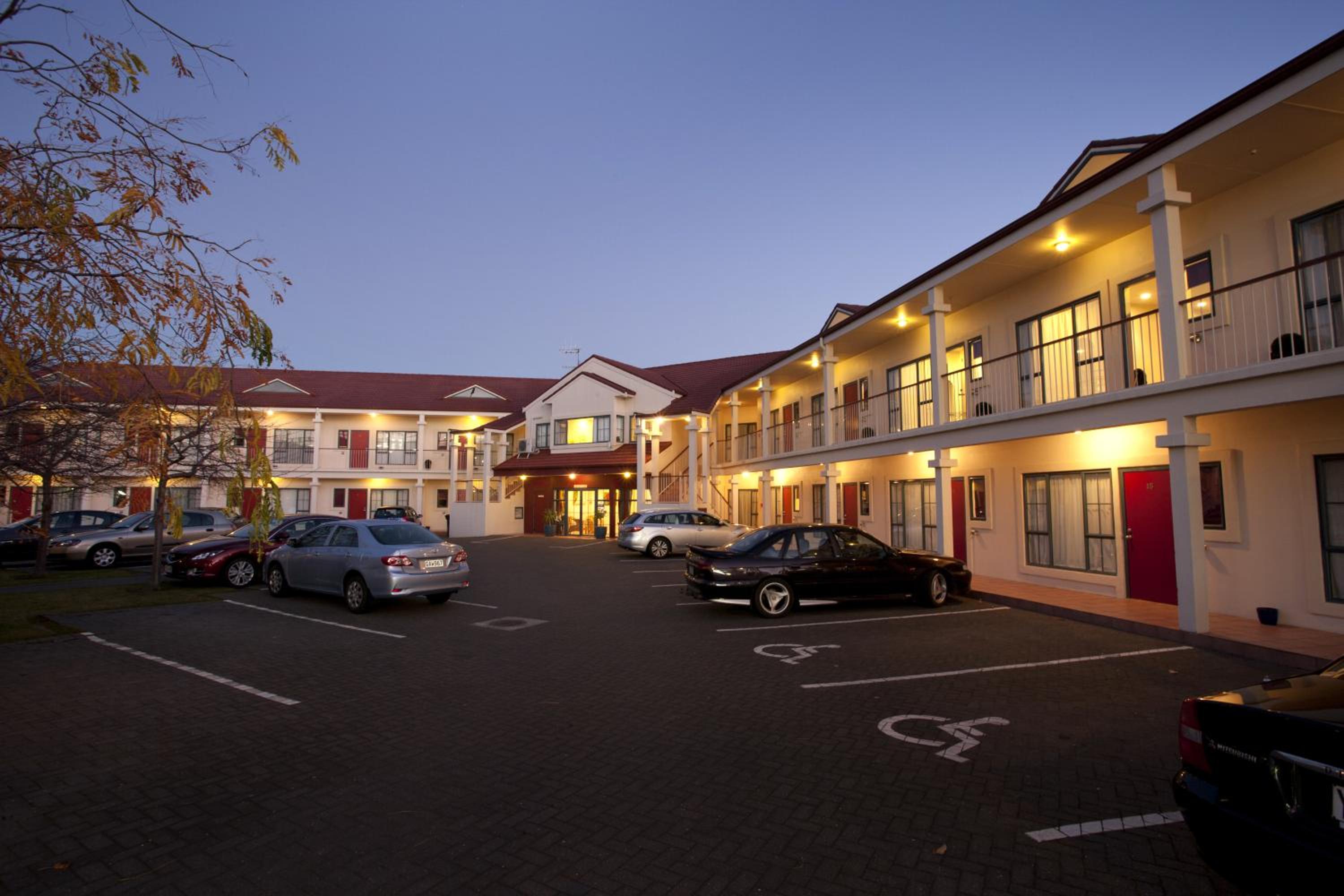 Aubyn Court Spa Motel