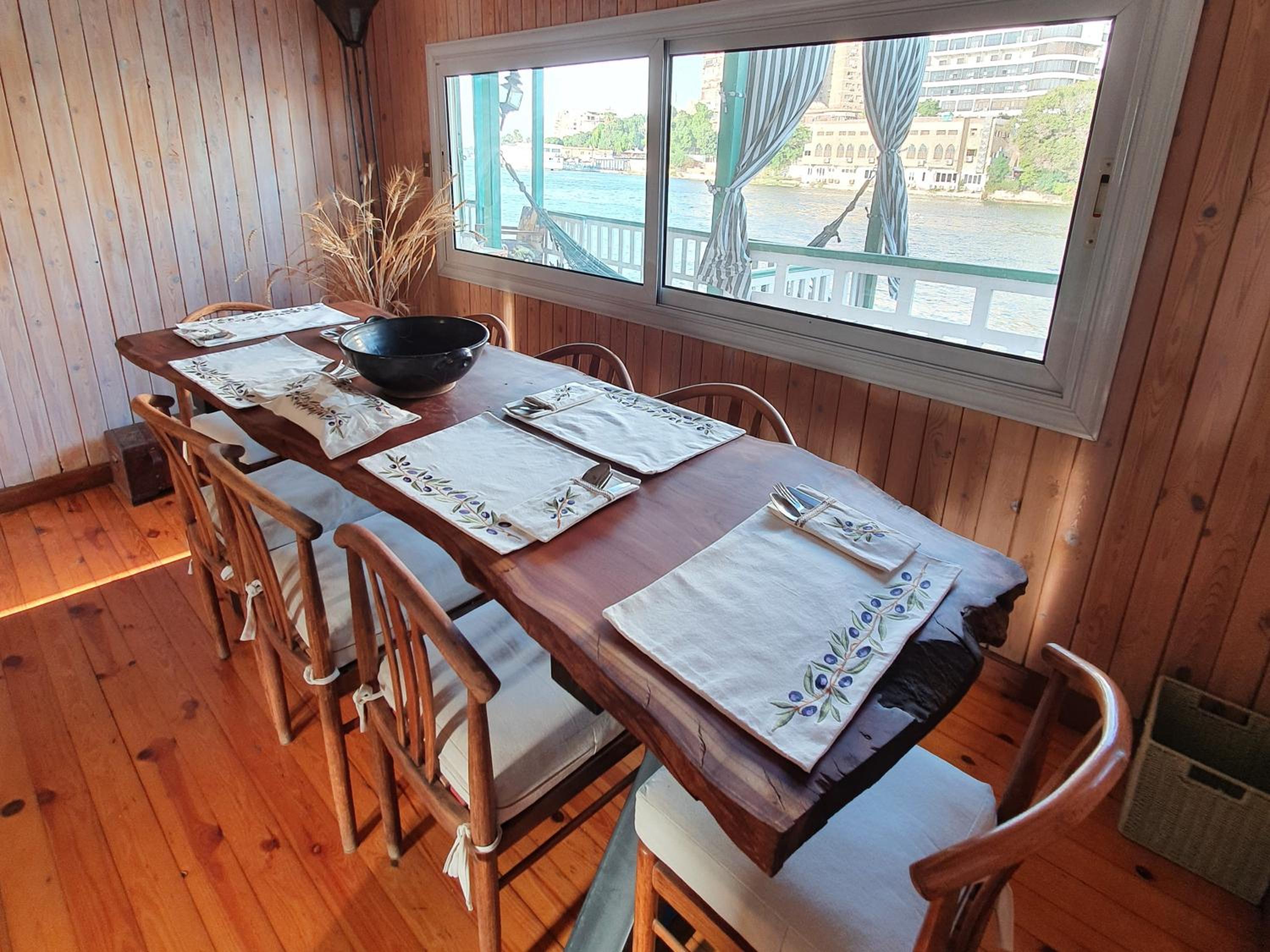 Houseboat65 - Historic home on the Nile - Central Cairo