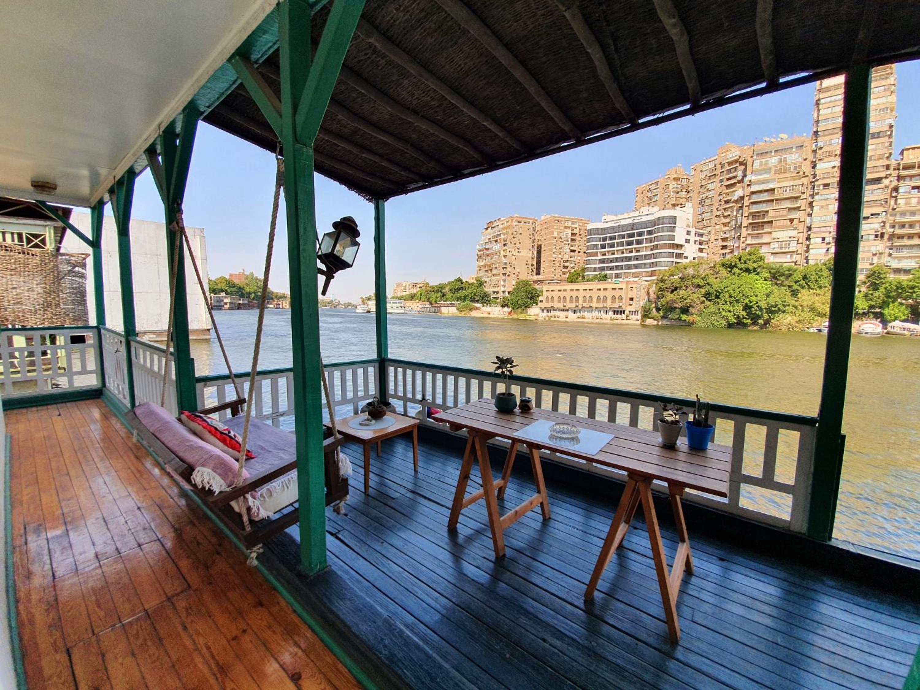 Houseboat65 - Historic home on the Nile - Central Cairo
