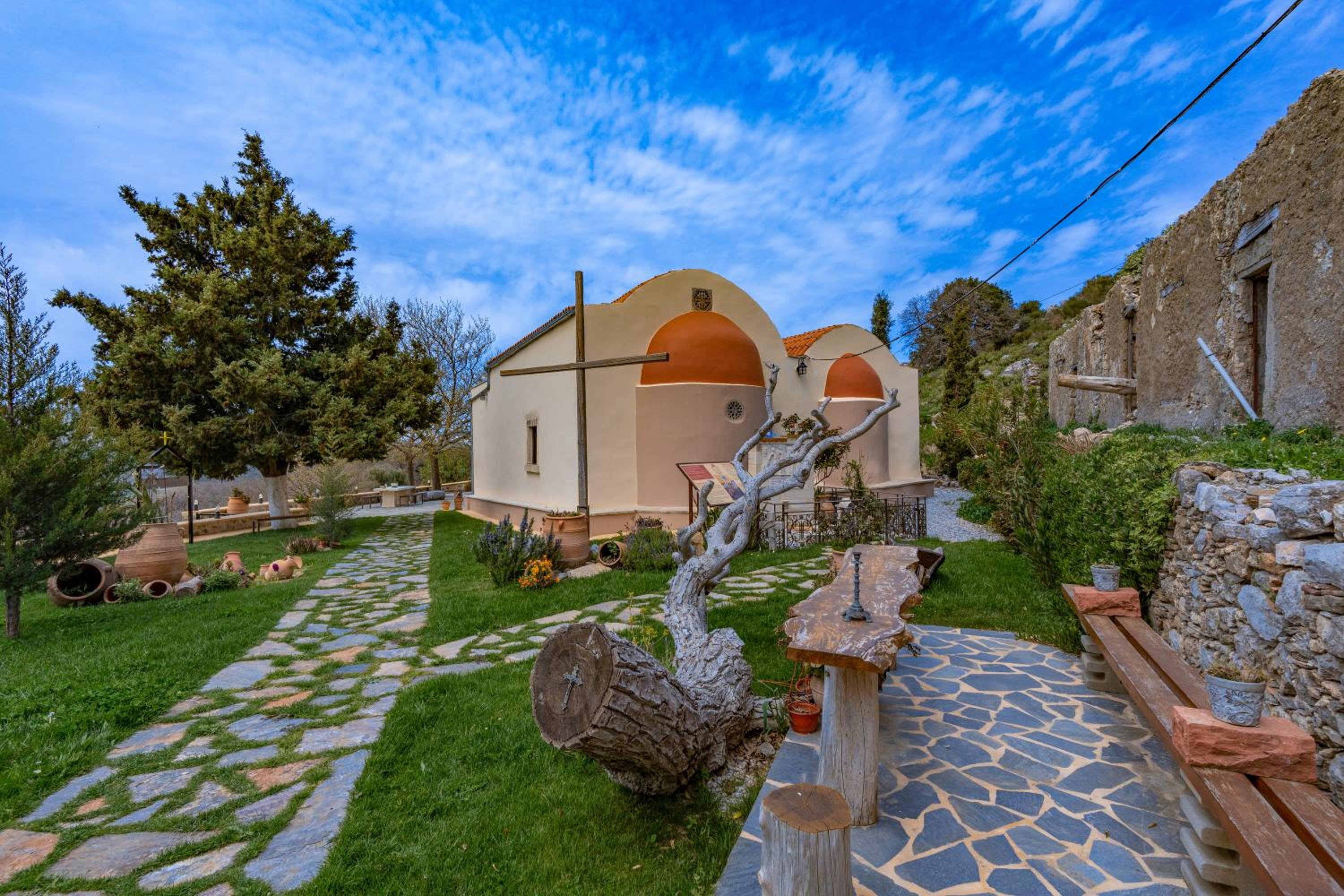 House Aggeliki Jetted Tub