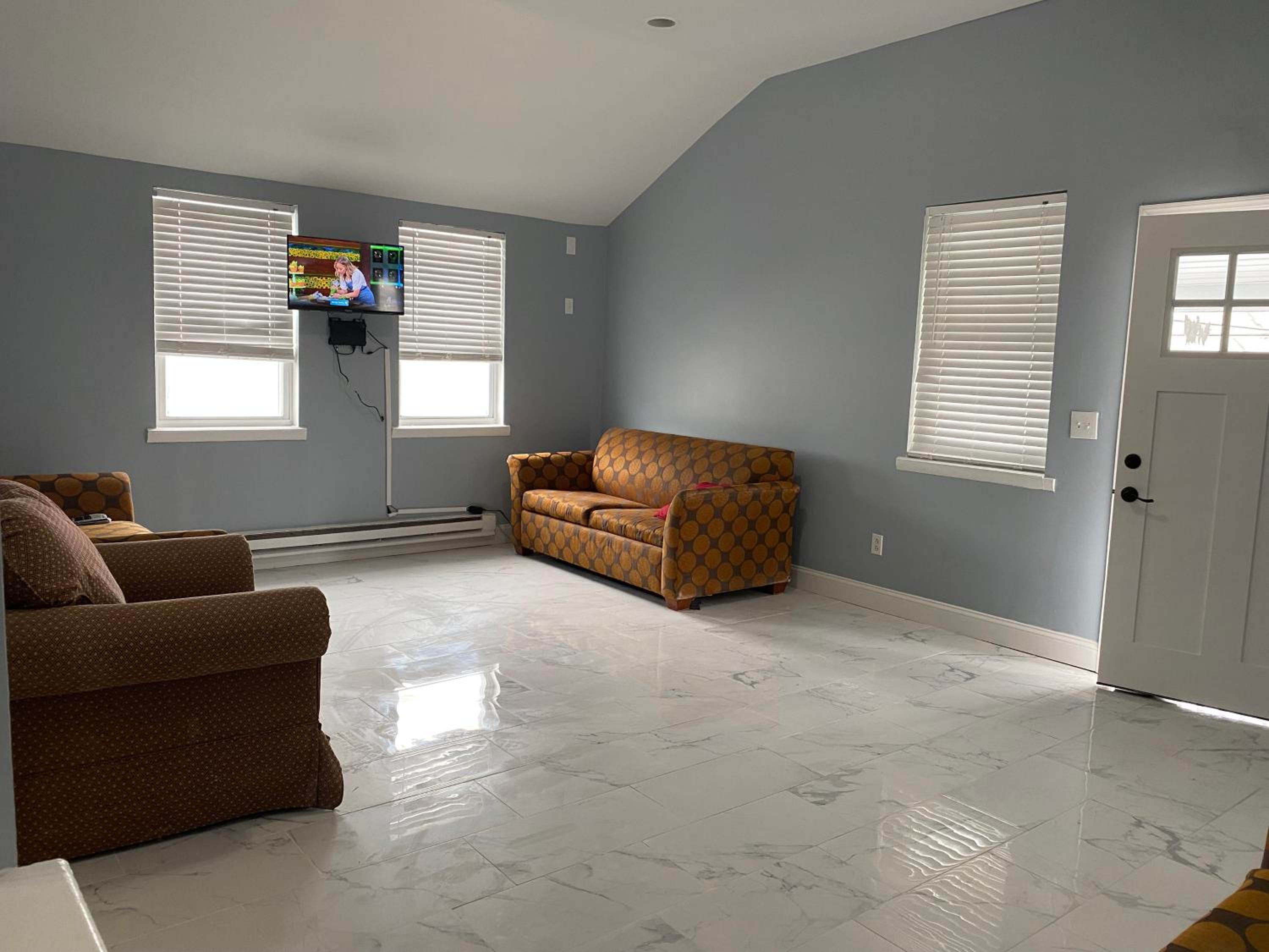 Aire Apartments 1 & 3 Bedroom Jersey Shore Premium Beach House view 4
