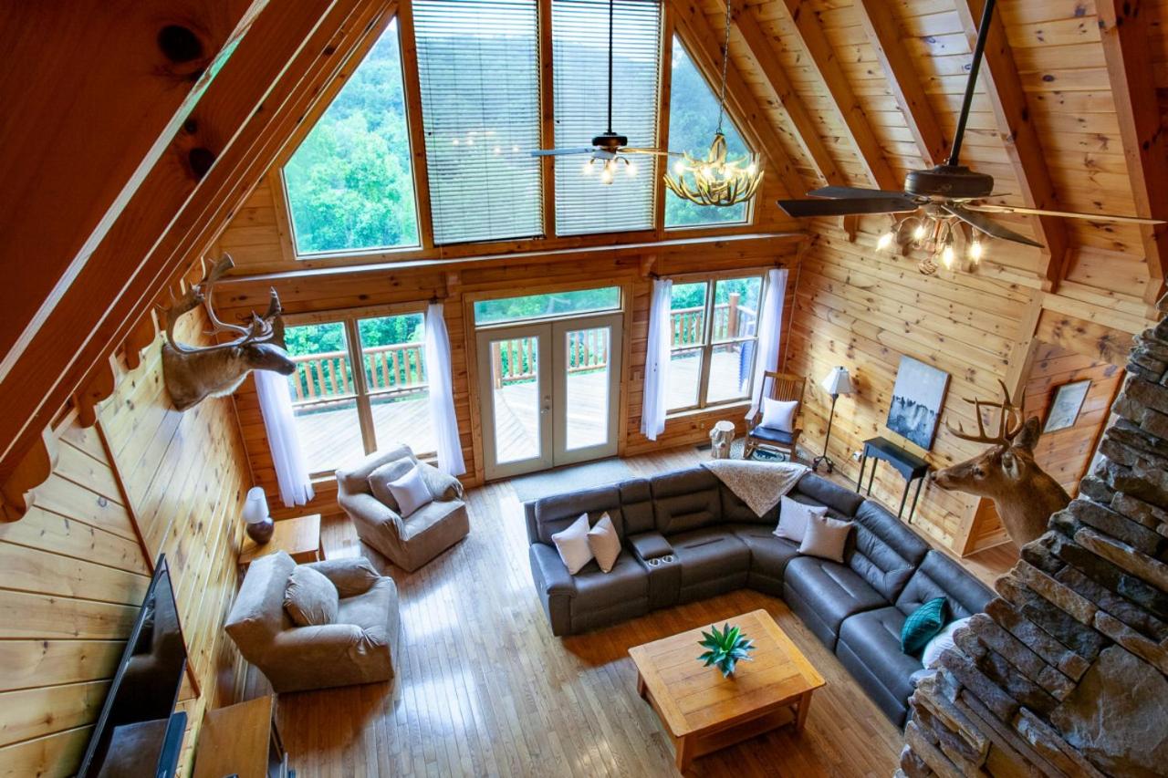 Bear Creek Cabin - Mtn View, Hot Tub and Game Room view 2