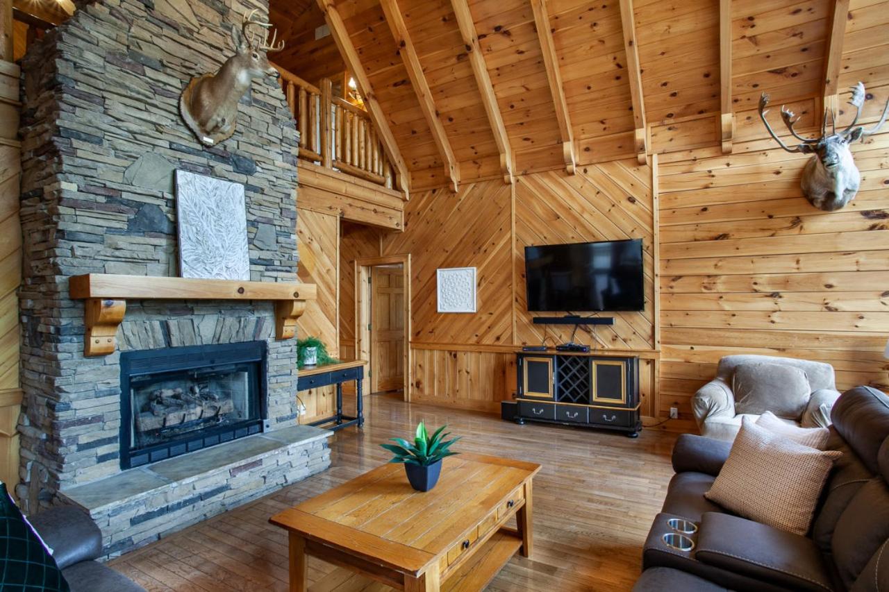 Bear Creek Cabin - Mtn View, Hot Tub and Game Room view 5