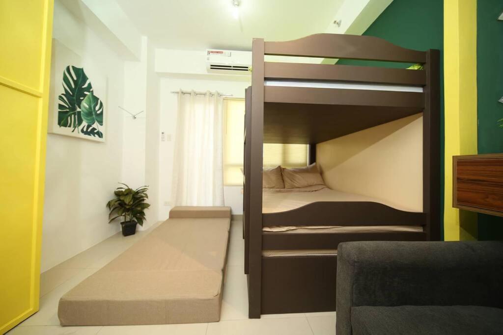 A2J Luxury 1BR Tagaytay Suite Near Skyranch, Malls view 4