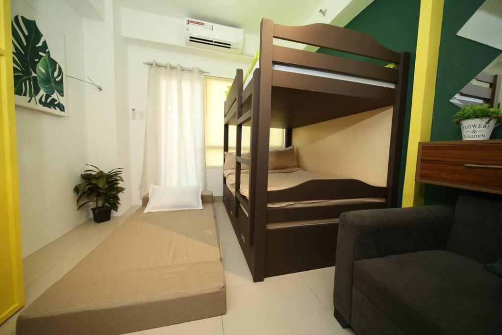 A2J Luxury 1BR Tagaytay Suite Near Skyranch, Malls view 5