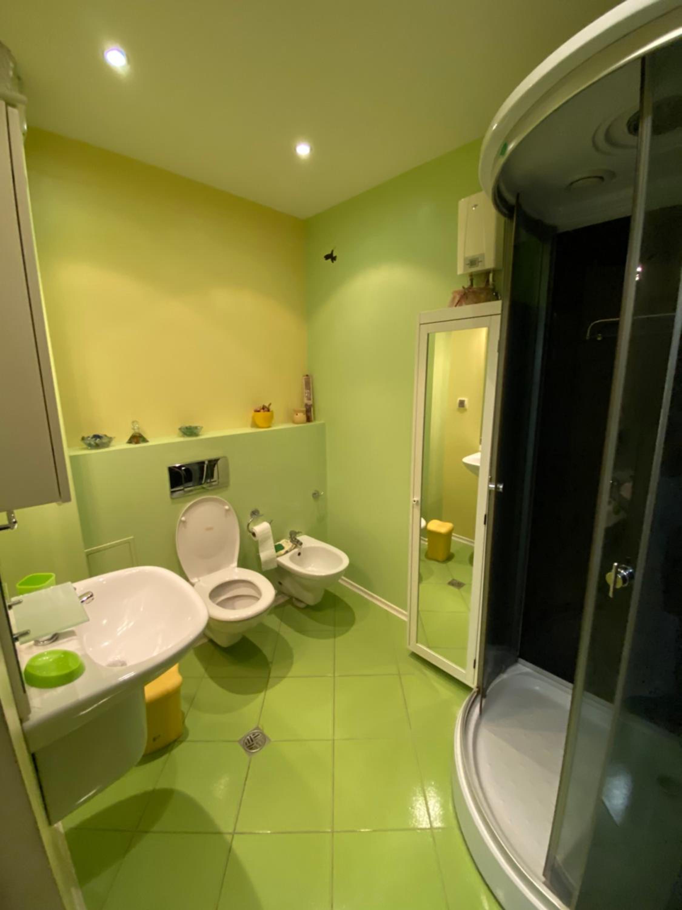 Modern & Central 1BR Apartment with lovely terrace view 5